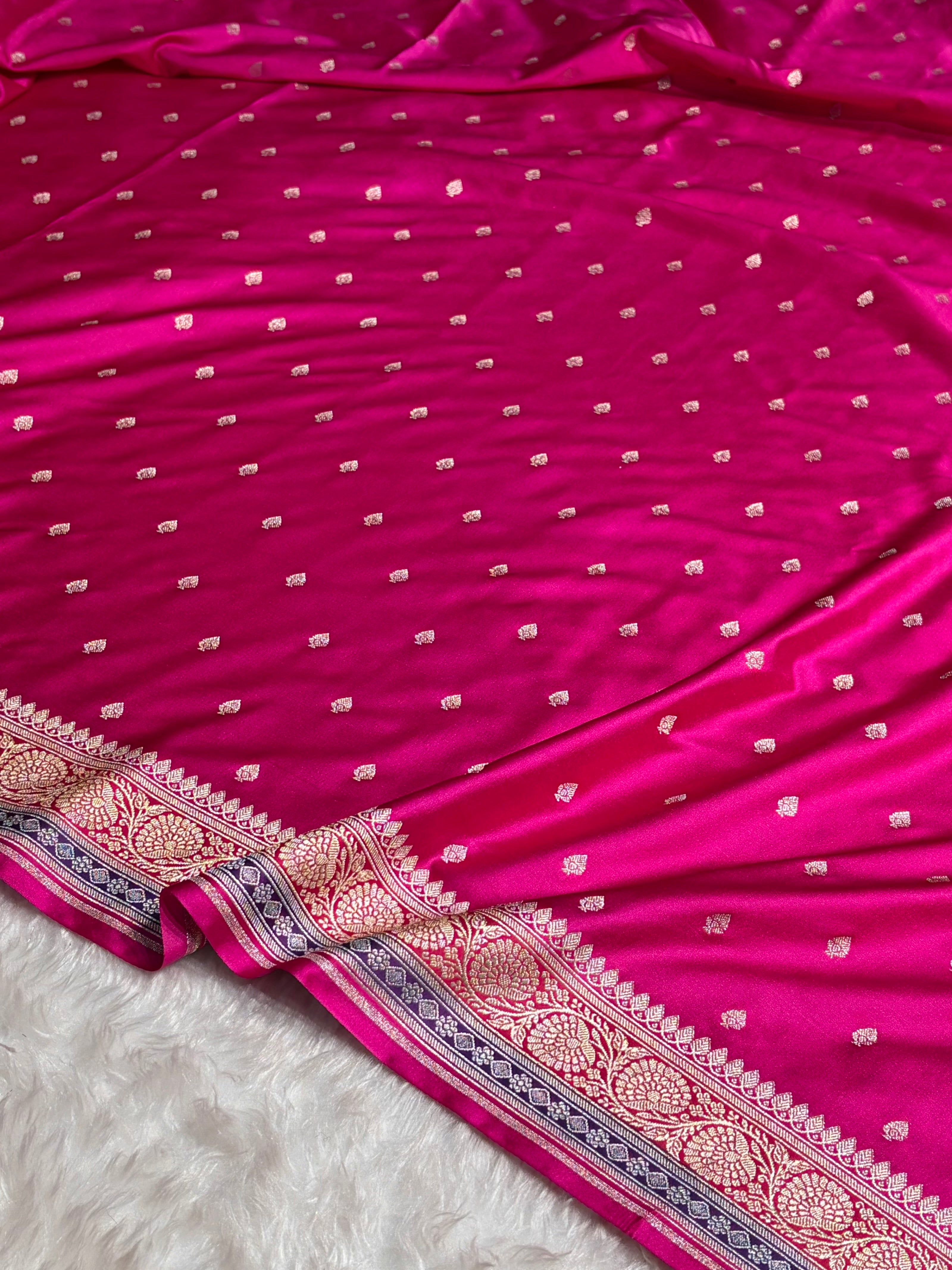 Rani Shades With Contrast Border Booti Mashru Silk Saree MS79