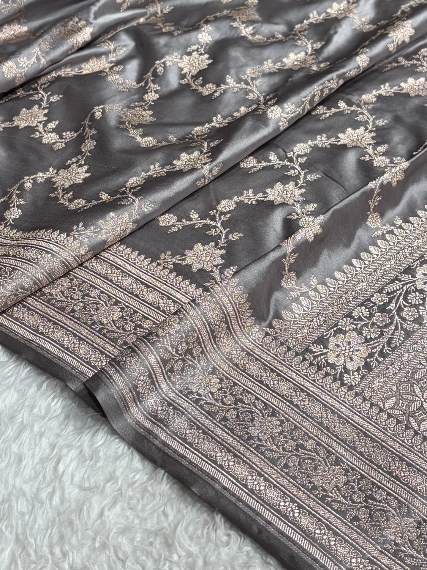 Banarasi Grey Shades Floral Jaal Mashru Silk Saree MS07
