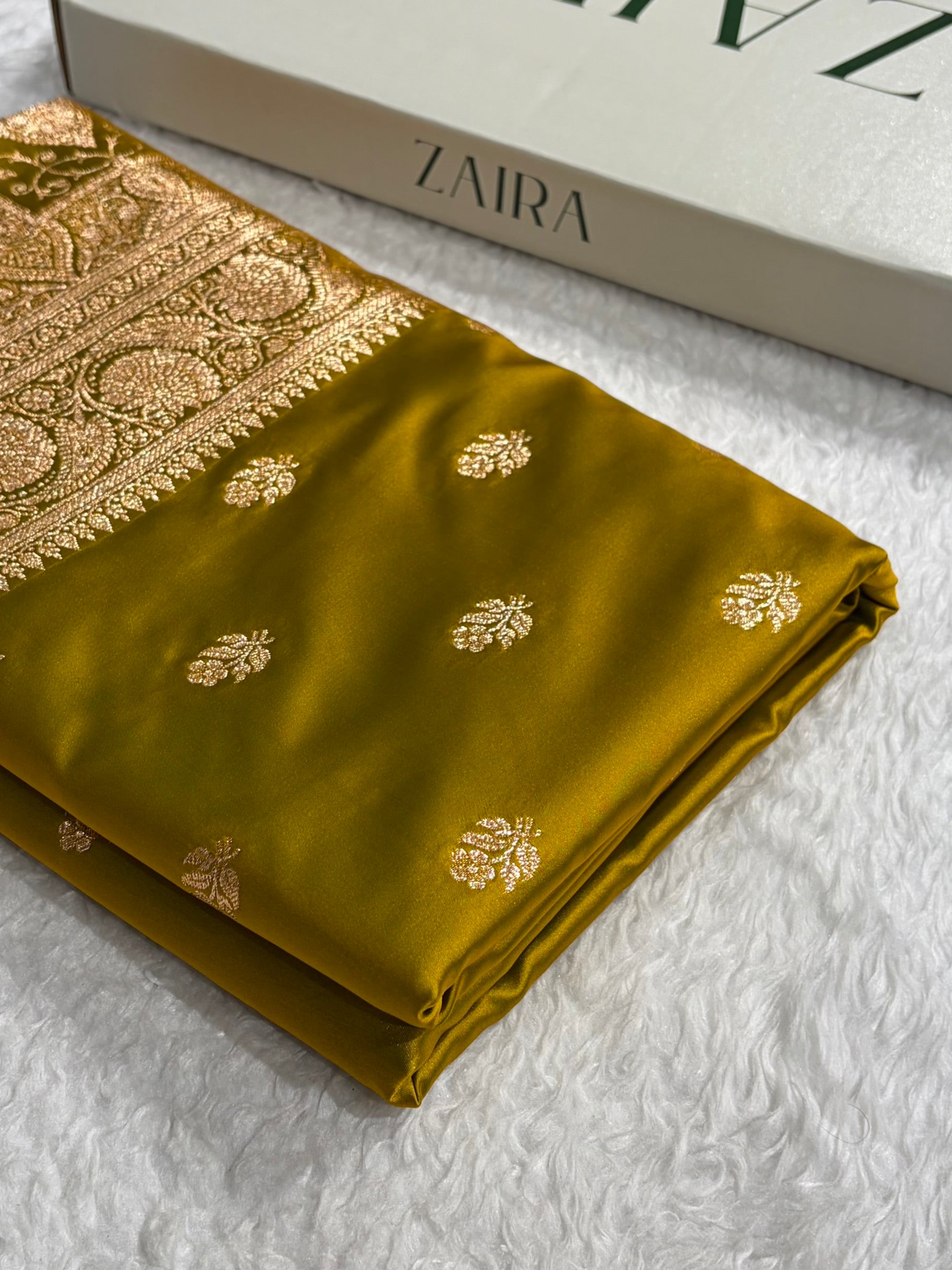 Liril Mehendi Floral Boota Pattern Satin Katan Silk Saree SK71