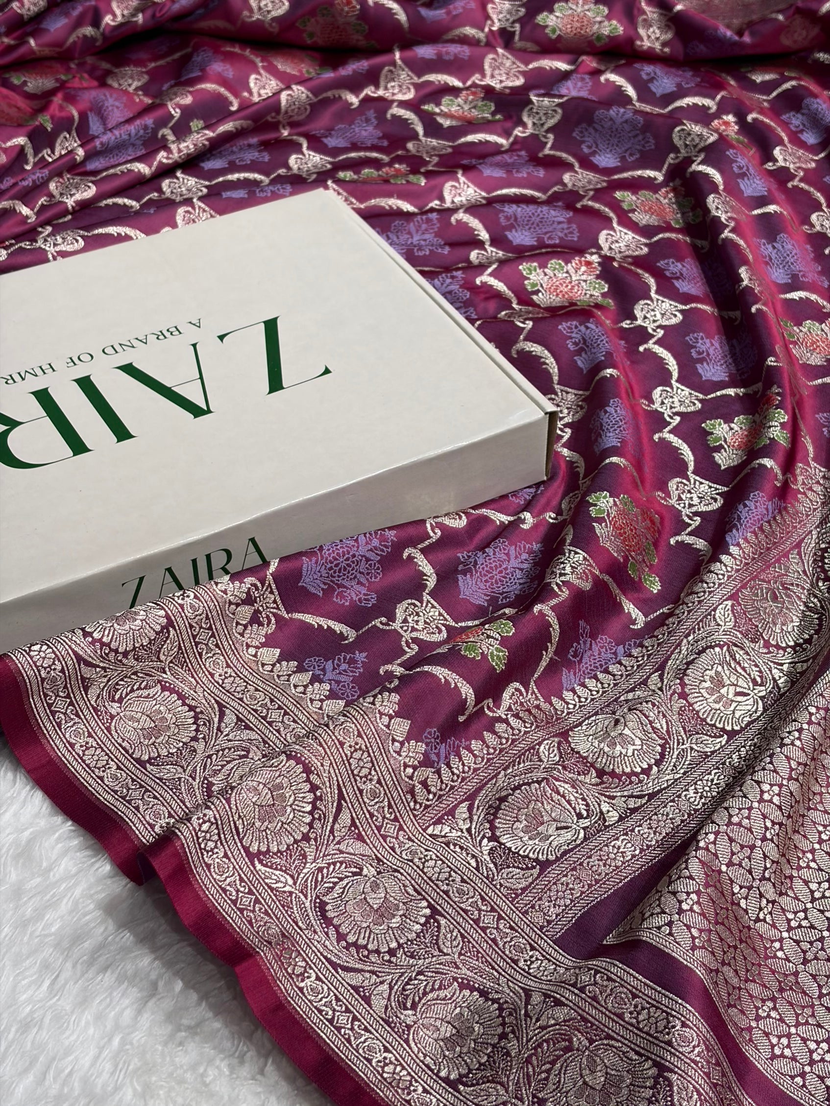 Banarasi Magenta Shades Tanchoi Motif Mashru Silk Saree