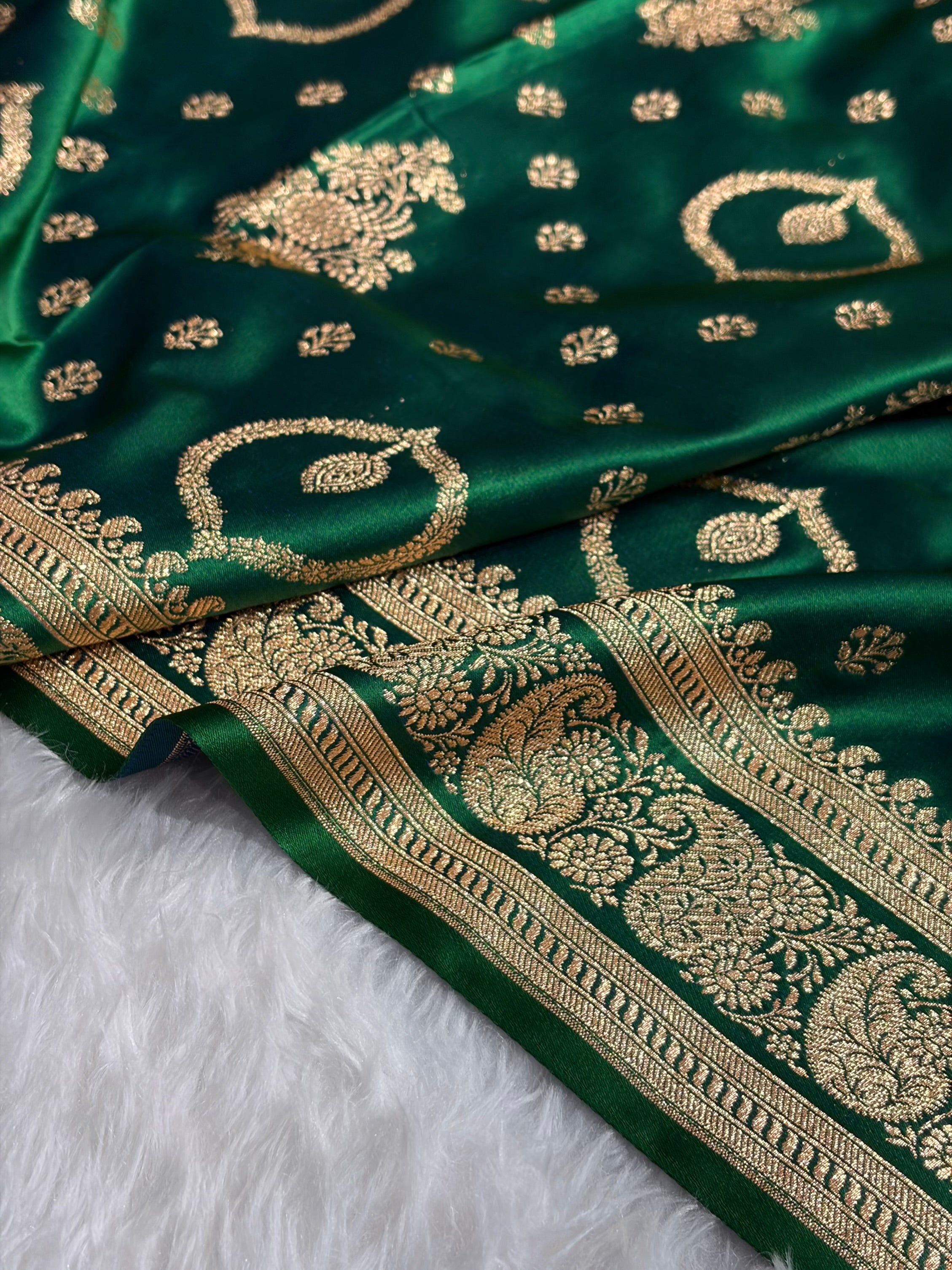 Banarasi Satin Katan Saree With Unique Boota in Cross Green Shades SK92