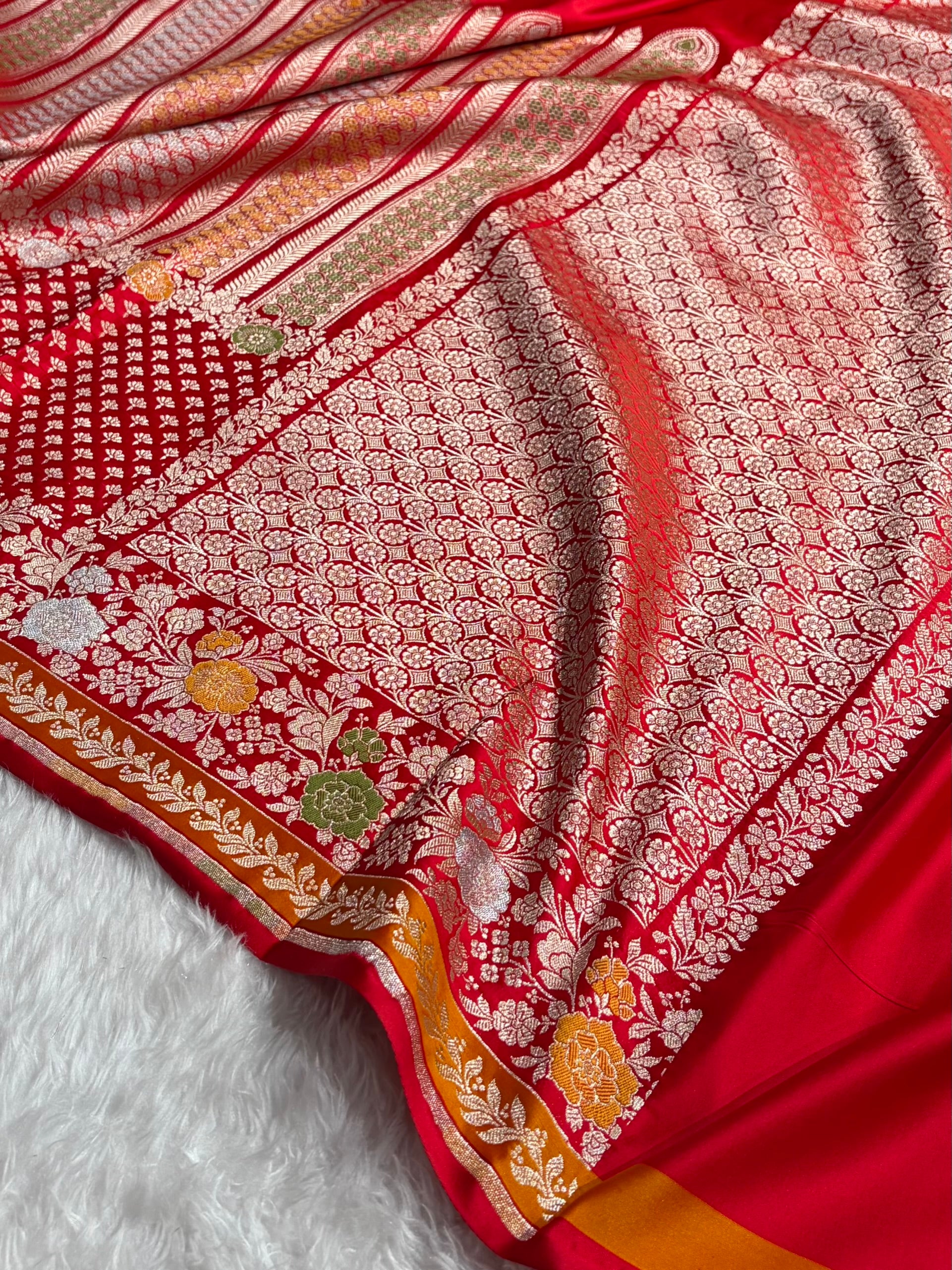Banarasi Red Shades Floral Minakari Skirt Border Mashru Silk Saree MSM-83