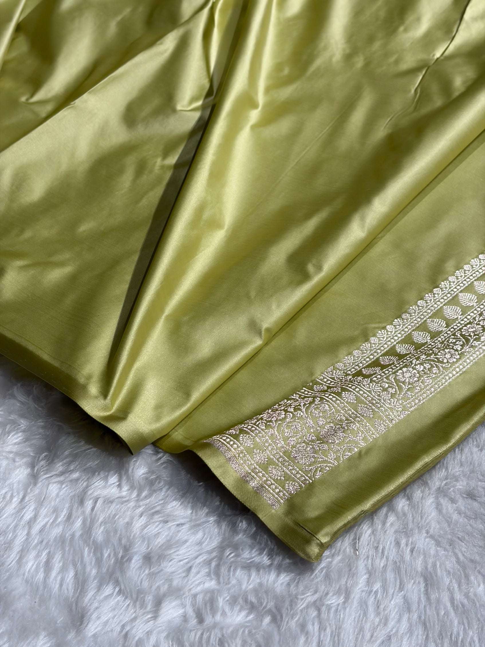 Pista Shades Banarasi With Floral Border Mashru Silk Saree MSM-124