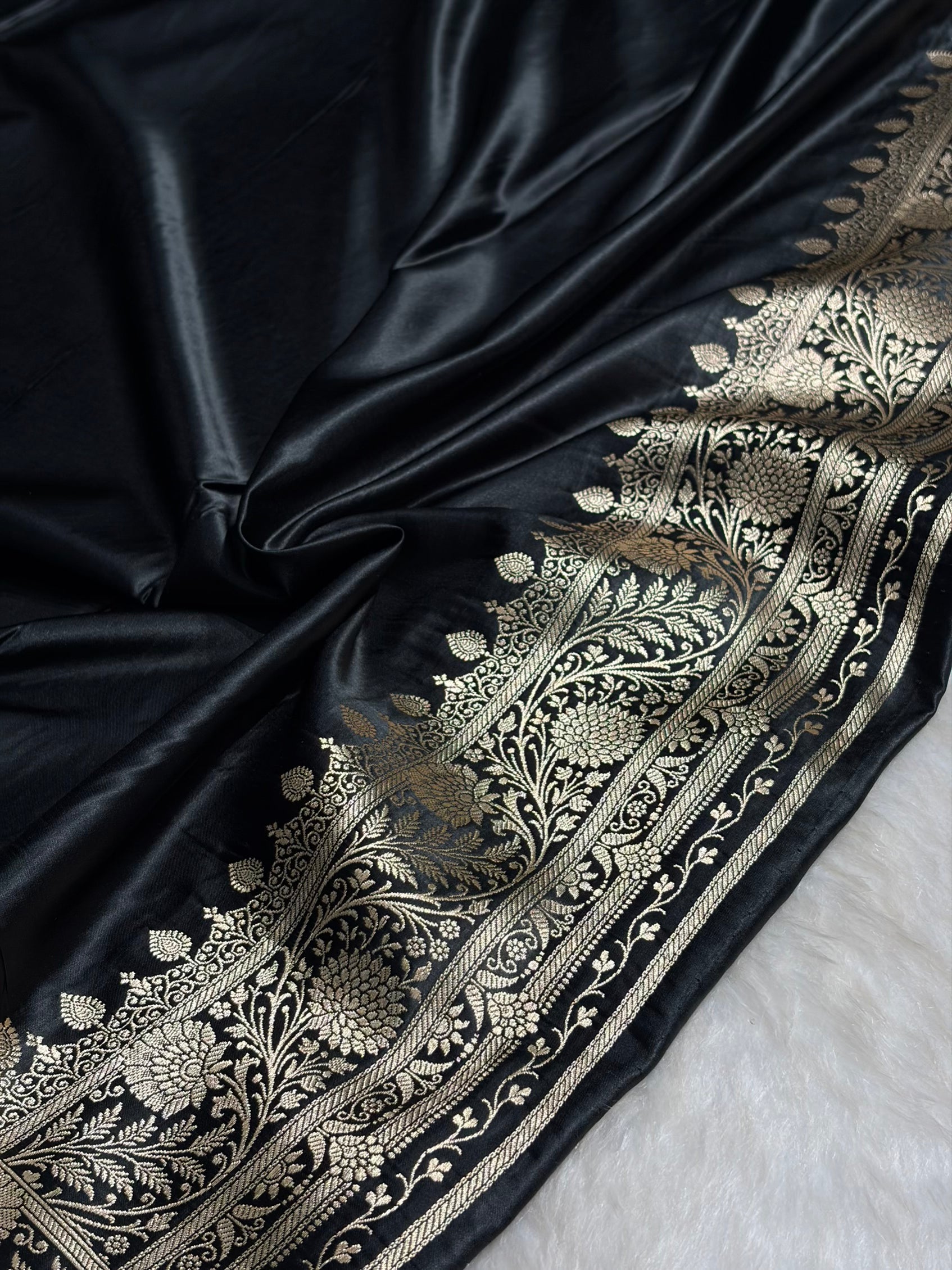 Black Banarasi Jaal Katan Silk Saree SKM37
