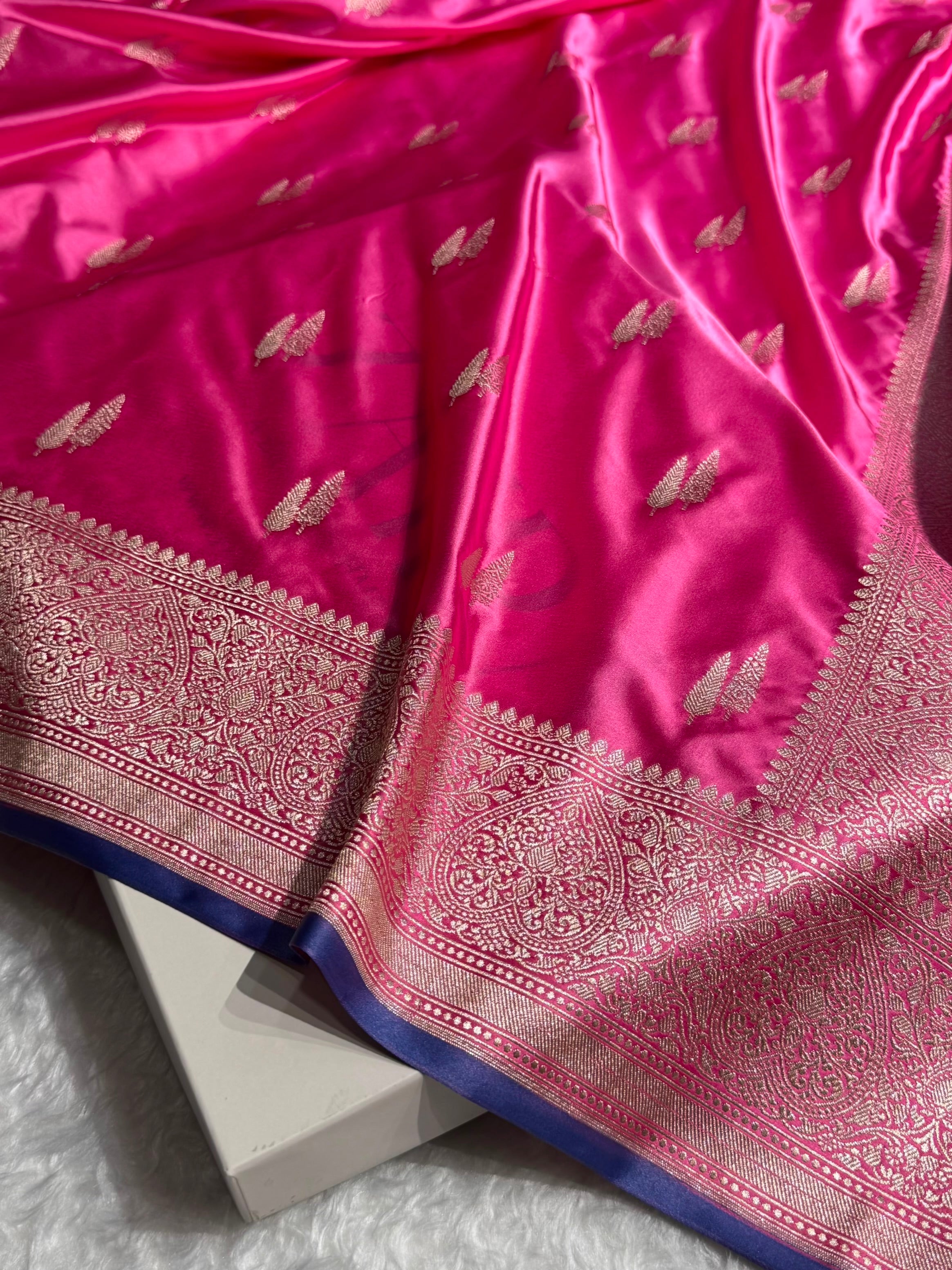 Banarasi Floral Booti Pattern in Baby Pink Shades Floral Mashru Silk Saree MCS102