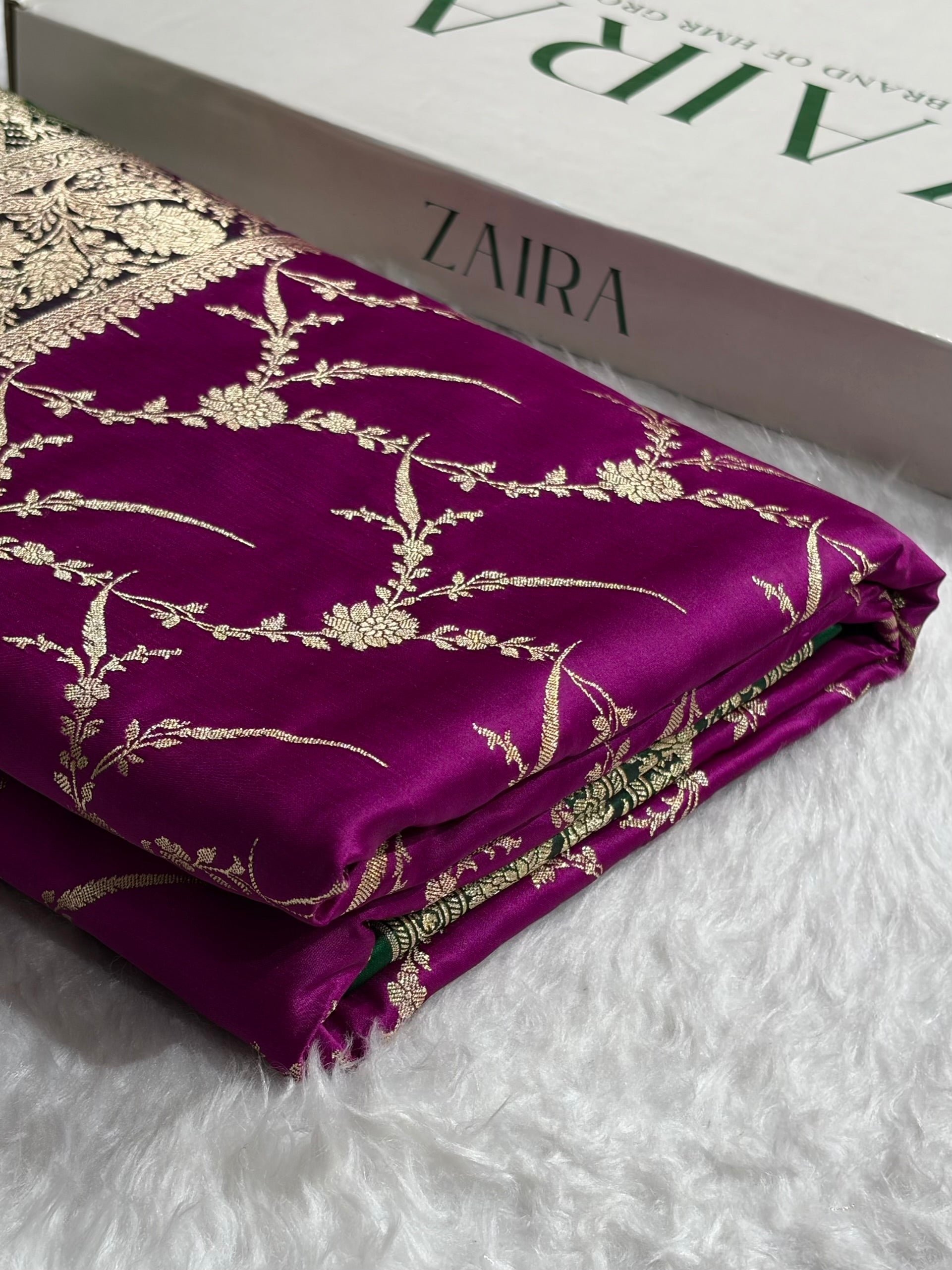 Banarasi Satin Katan Saree With Boota in Contrast Wine With Green Shades SK115