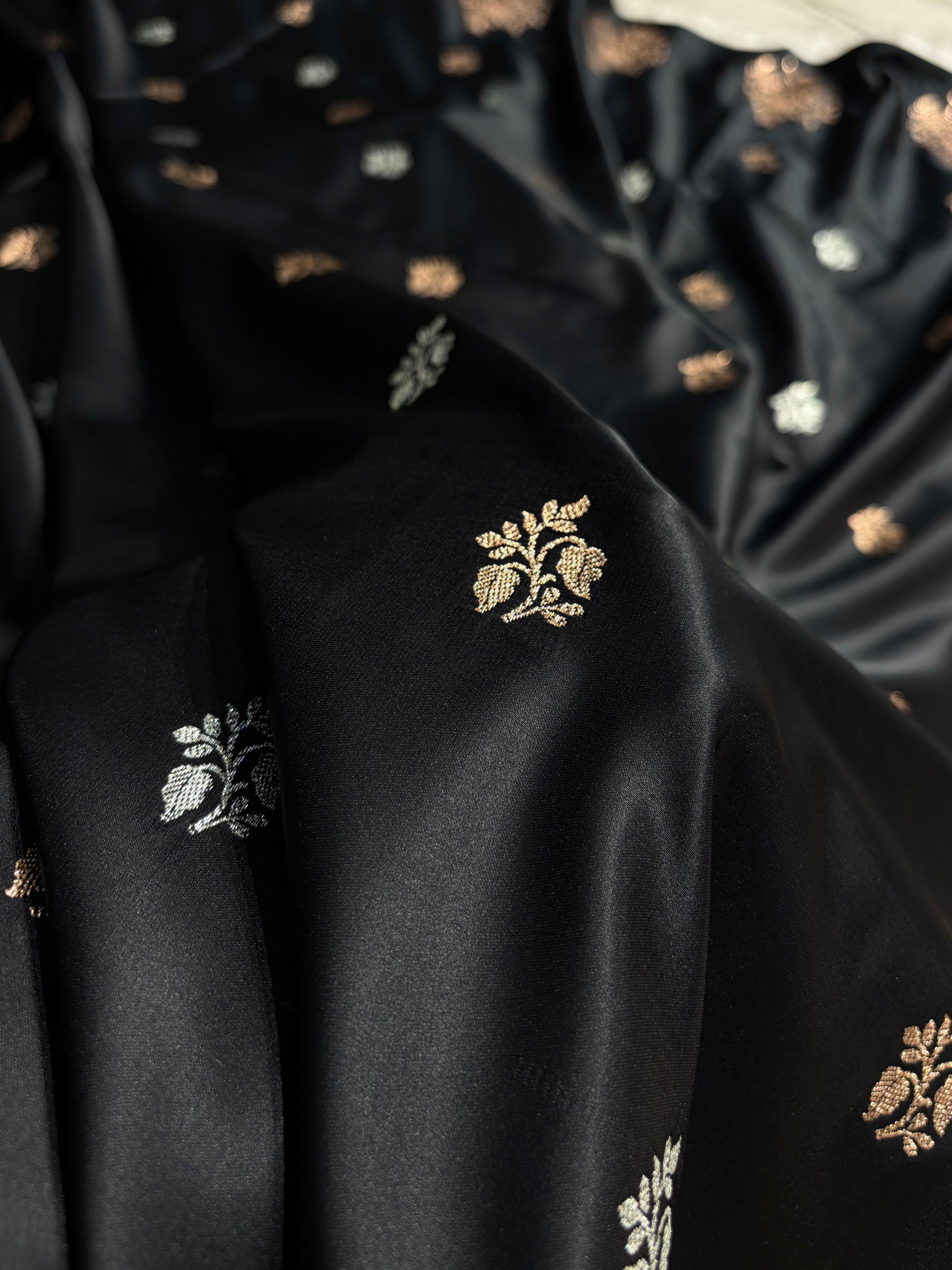 Black Shades Banarasi With Floral Border Mashru Silk Saree MSM-126