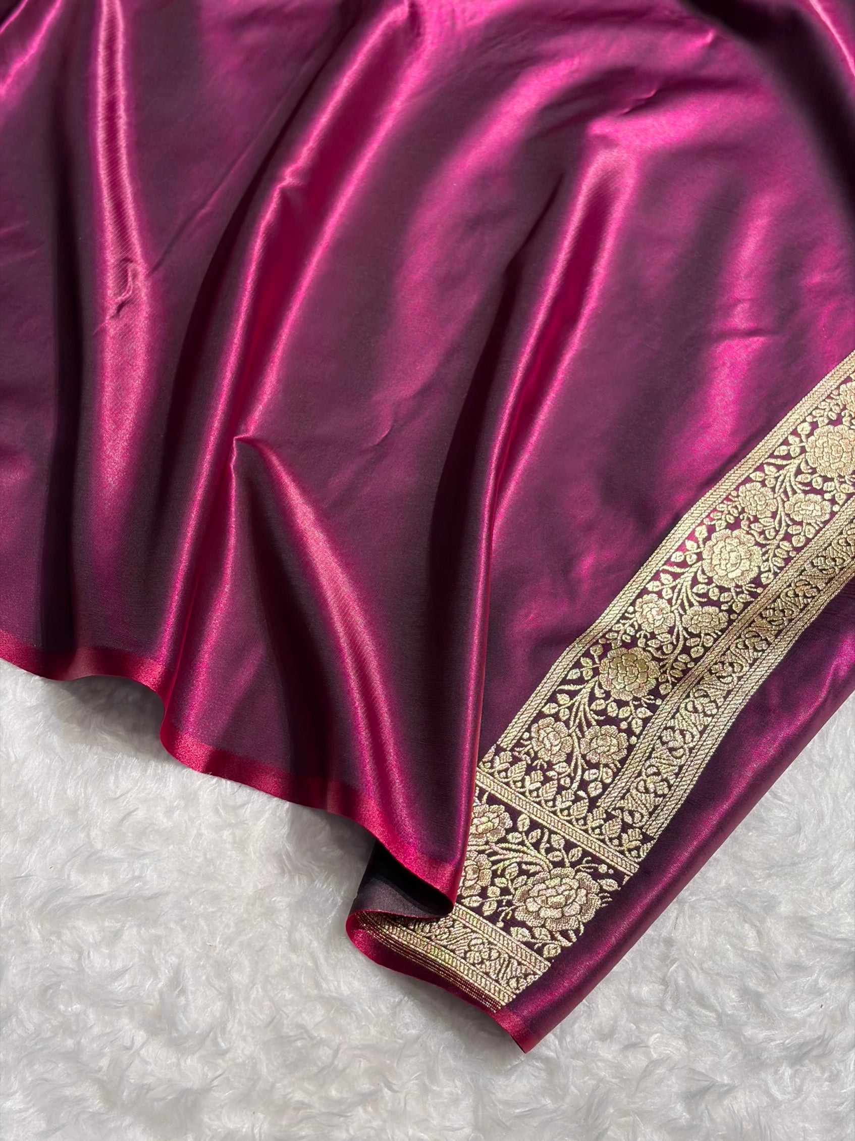 Banarasi Wine Shades Cross Pattern Banarasi Satin Silk Saree SS61