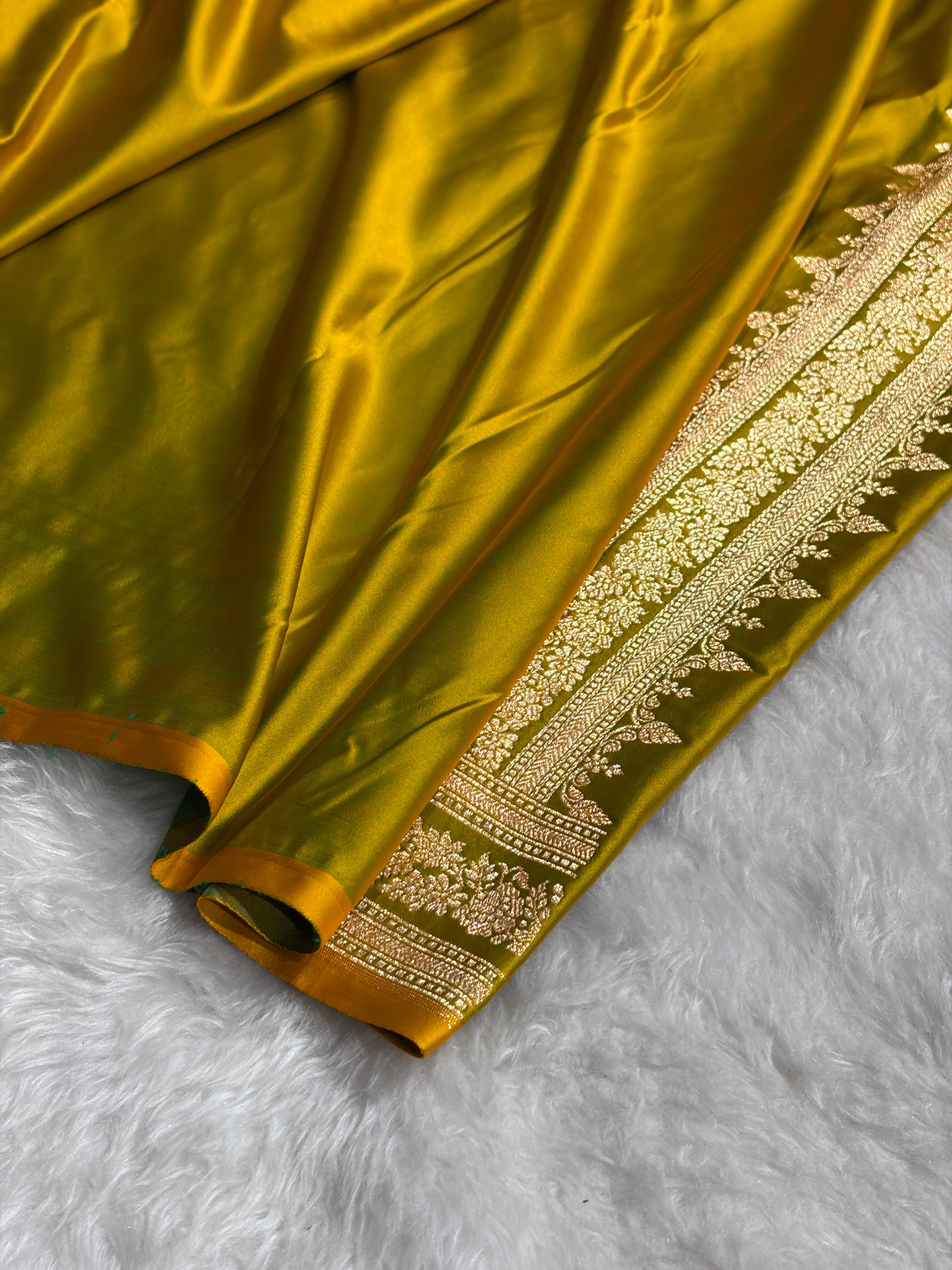 Banarasi Cross Liril Mehendi Floral Pattern Satin Katan Silk Saree SK76