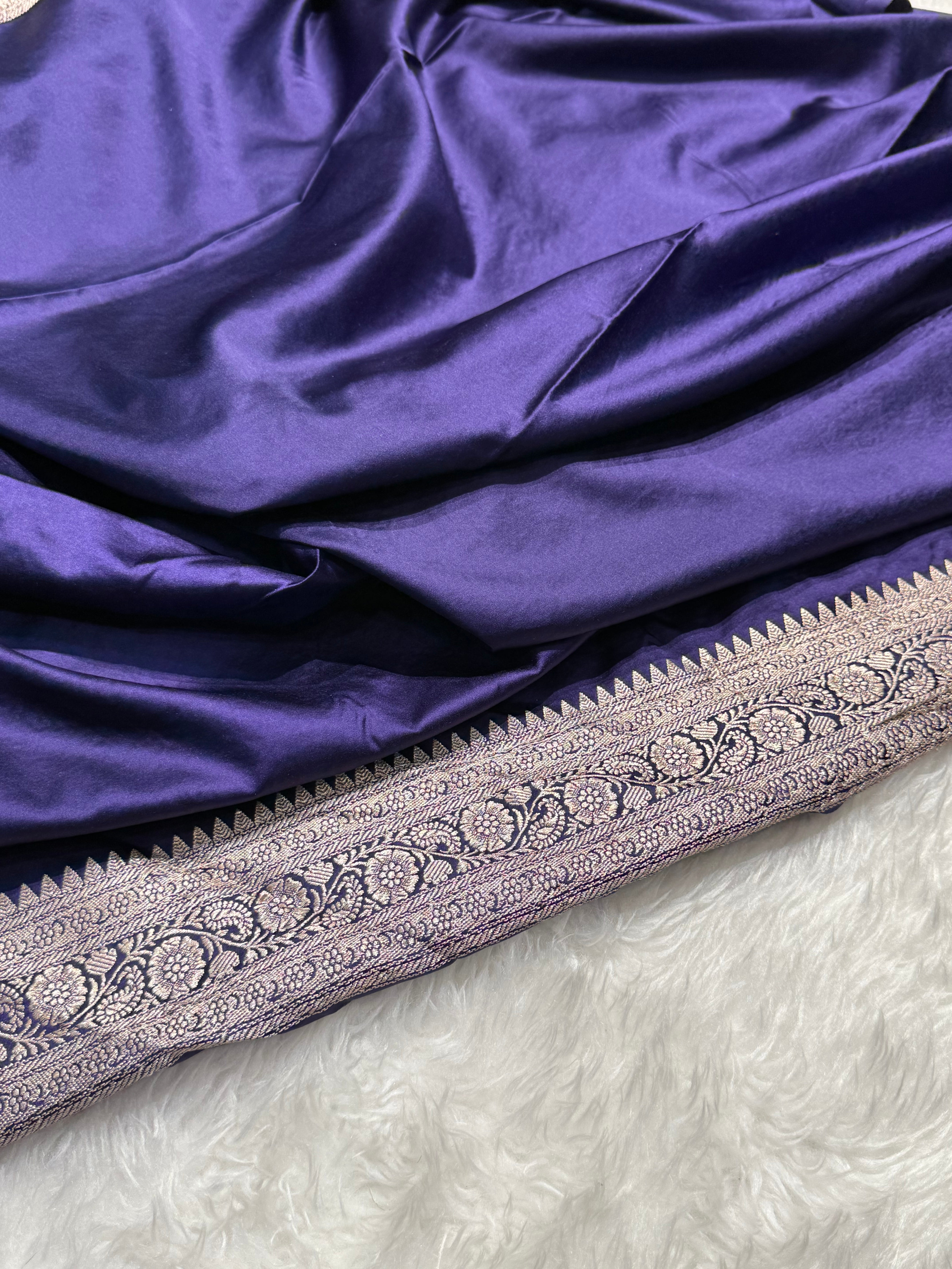 Contrast Navy- White Combination Jaal Mashru Silk Saree
