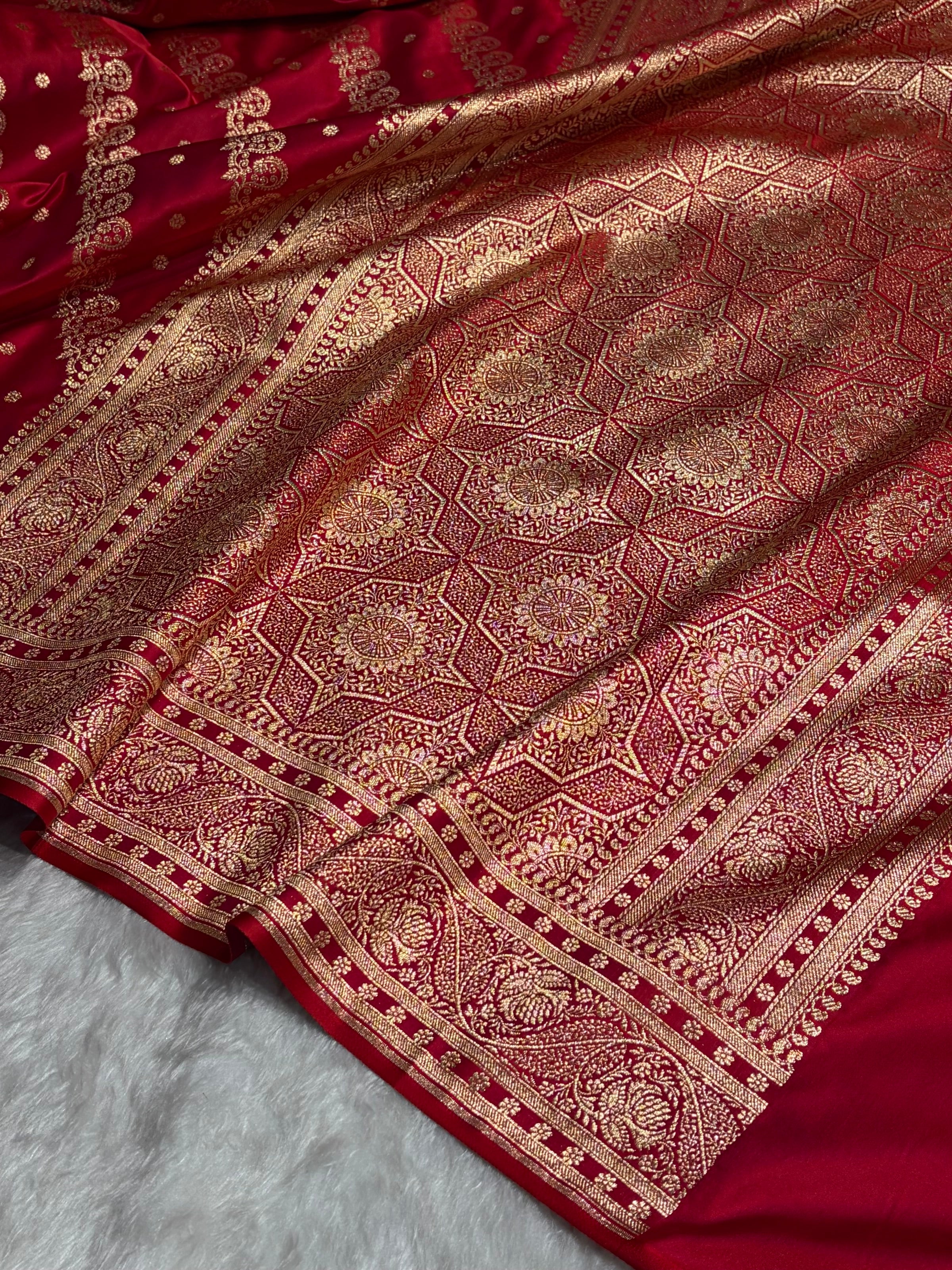 Magentic Red Shades Cross Floral Pattern Satin Katan Silk Saree SK79