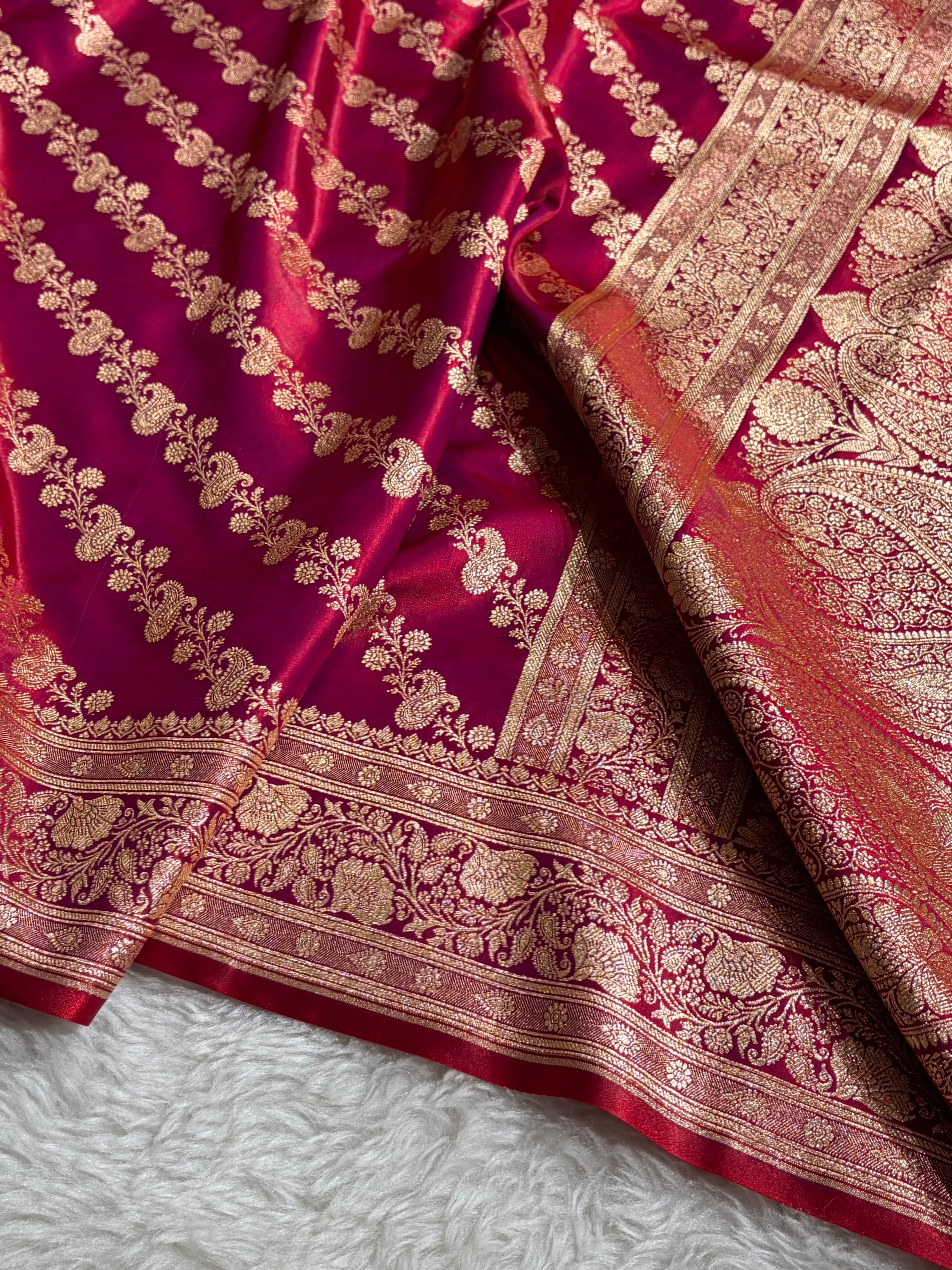 Banarasi Magentic Red Shades Cross Pattern Banarasi Satin Silk Saree SS51