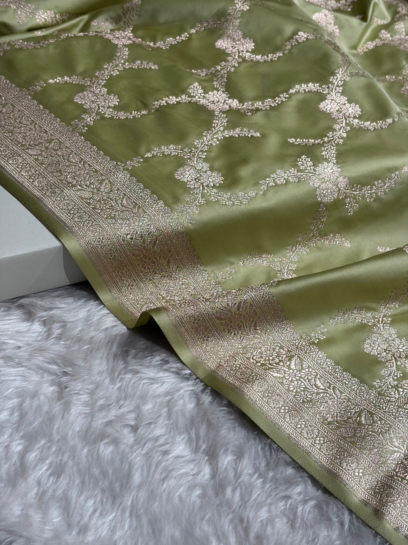Pista Shades Banarasi With Floral Border Mashru Silk Saree MSM-127