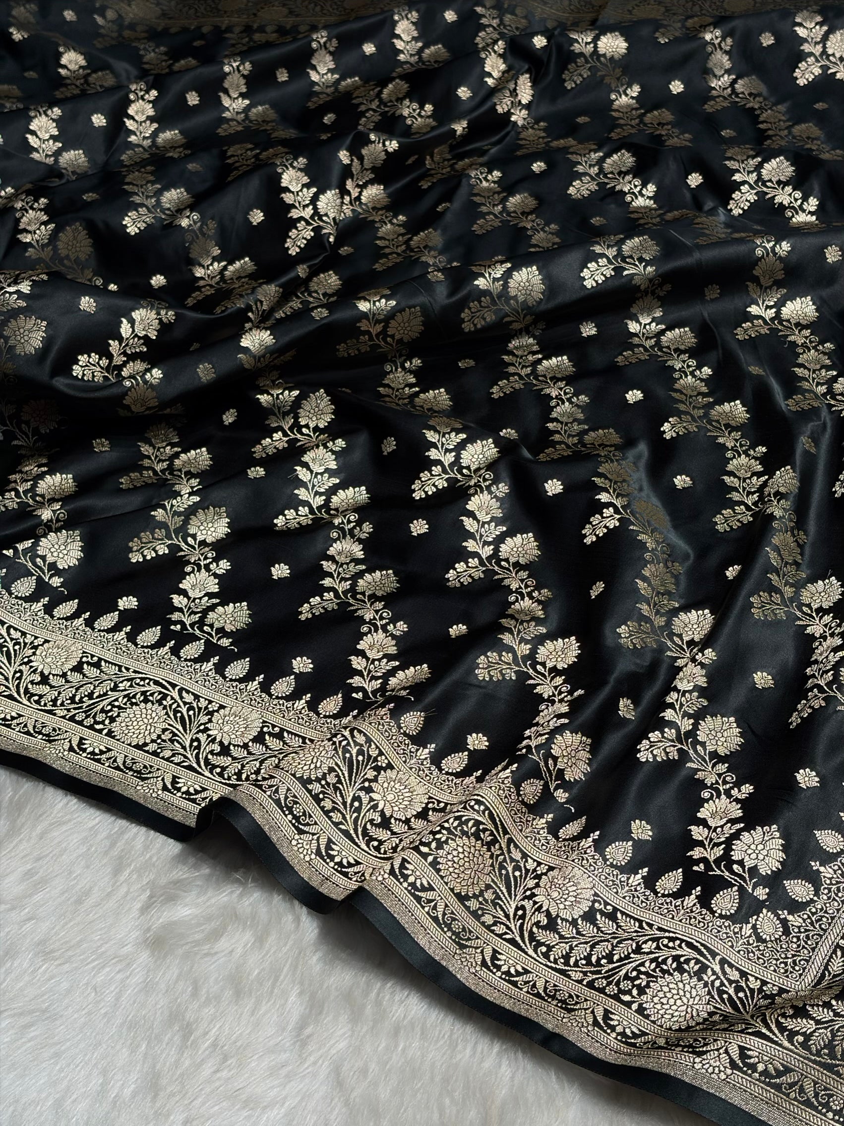 Black Booti Banarasi Katan Silk Saree SK24