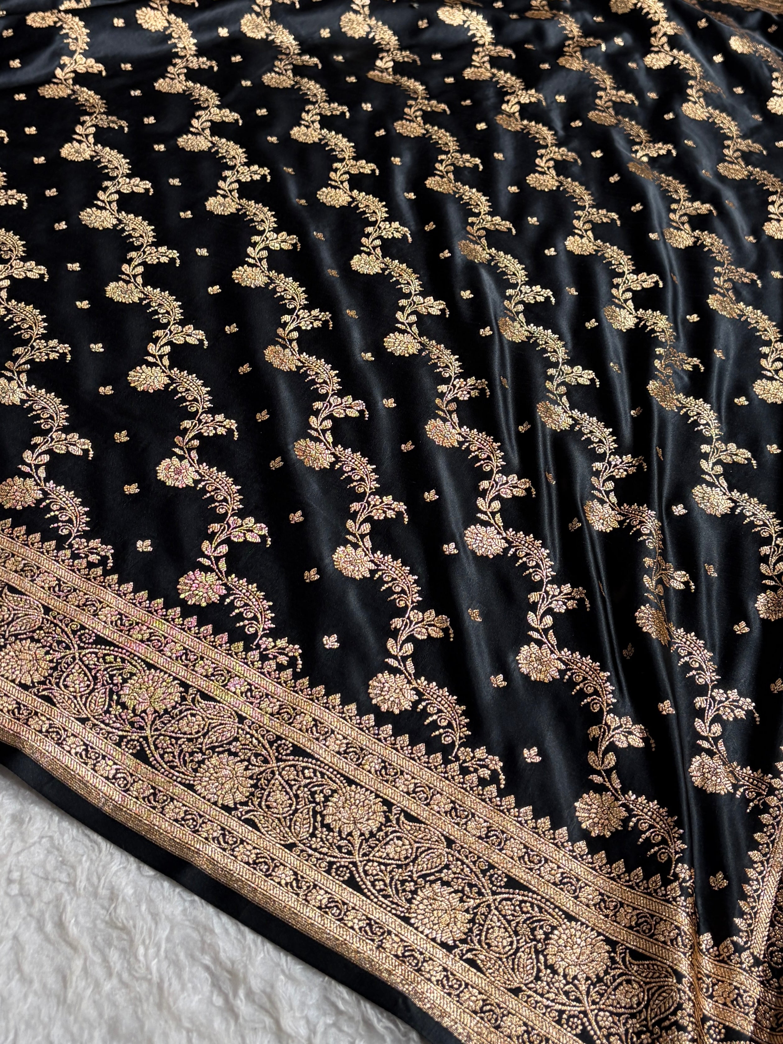 Banarasi Satin Katan Saree With Jaal Pattern in Black Shades SK121