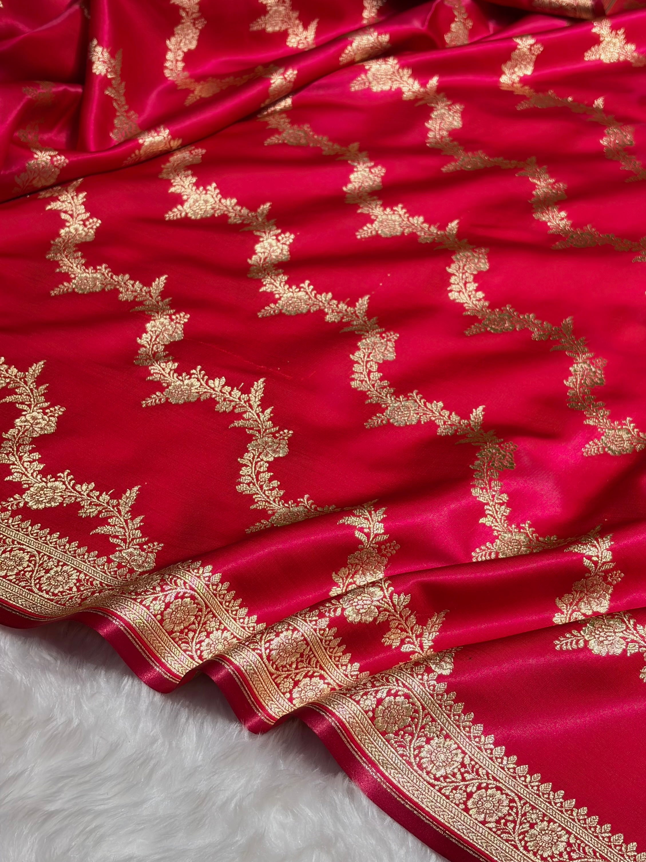 Banarasi Cross Rani Shades Banarasi Satin Silk Saree SS35