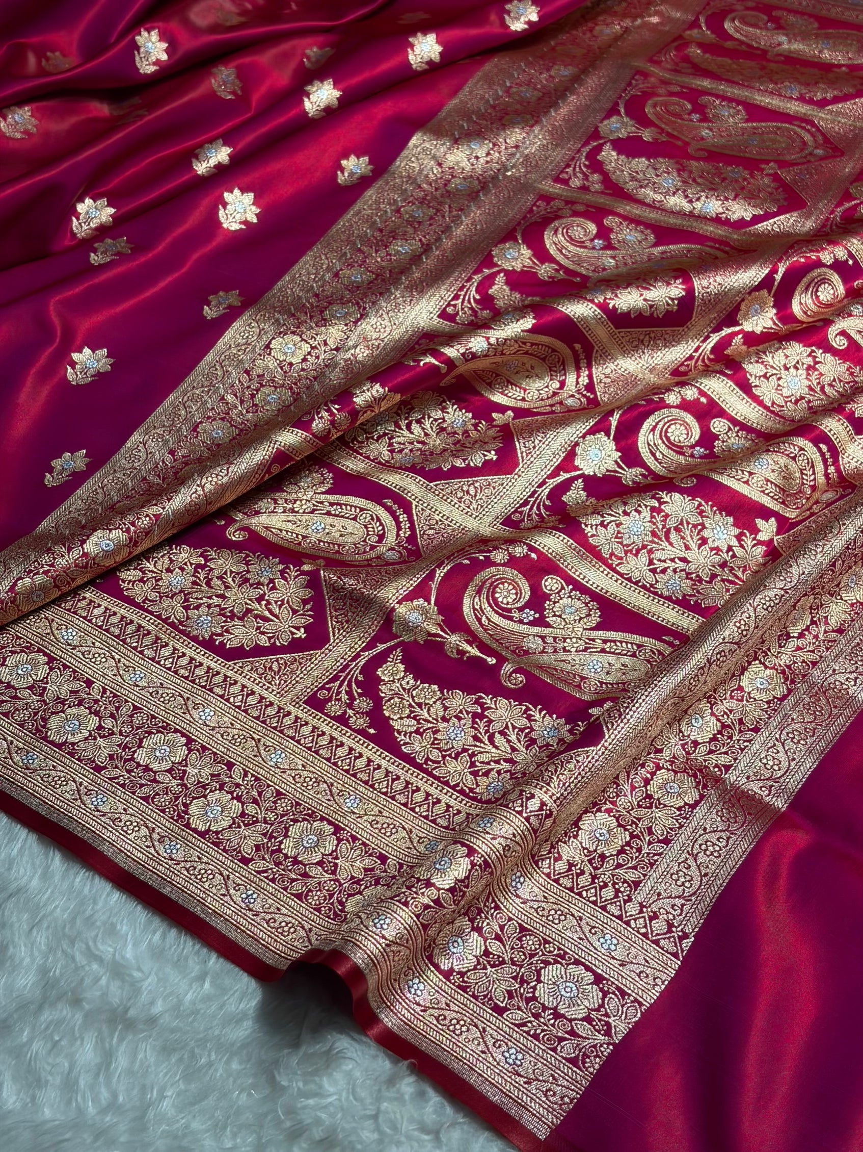 Reddish Magenta Shades Minakari Boota Pattern Banarasi Satin Silk Saree SS44