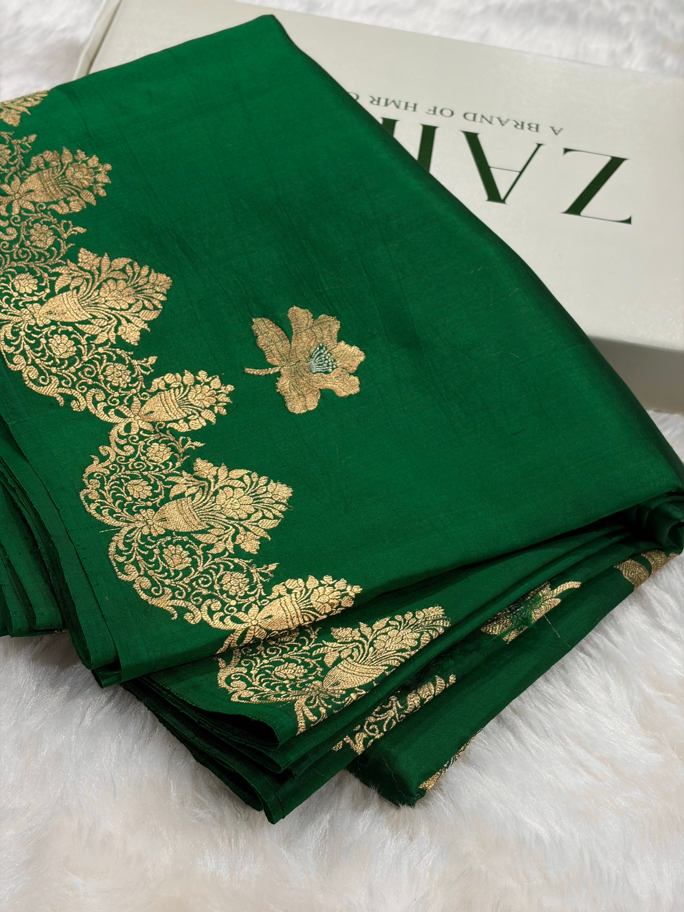 Banarasi Bottle Green Shades Minakari Boota Handwoven Pure Paper Silk RM-79