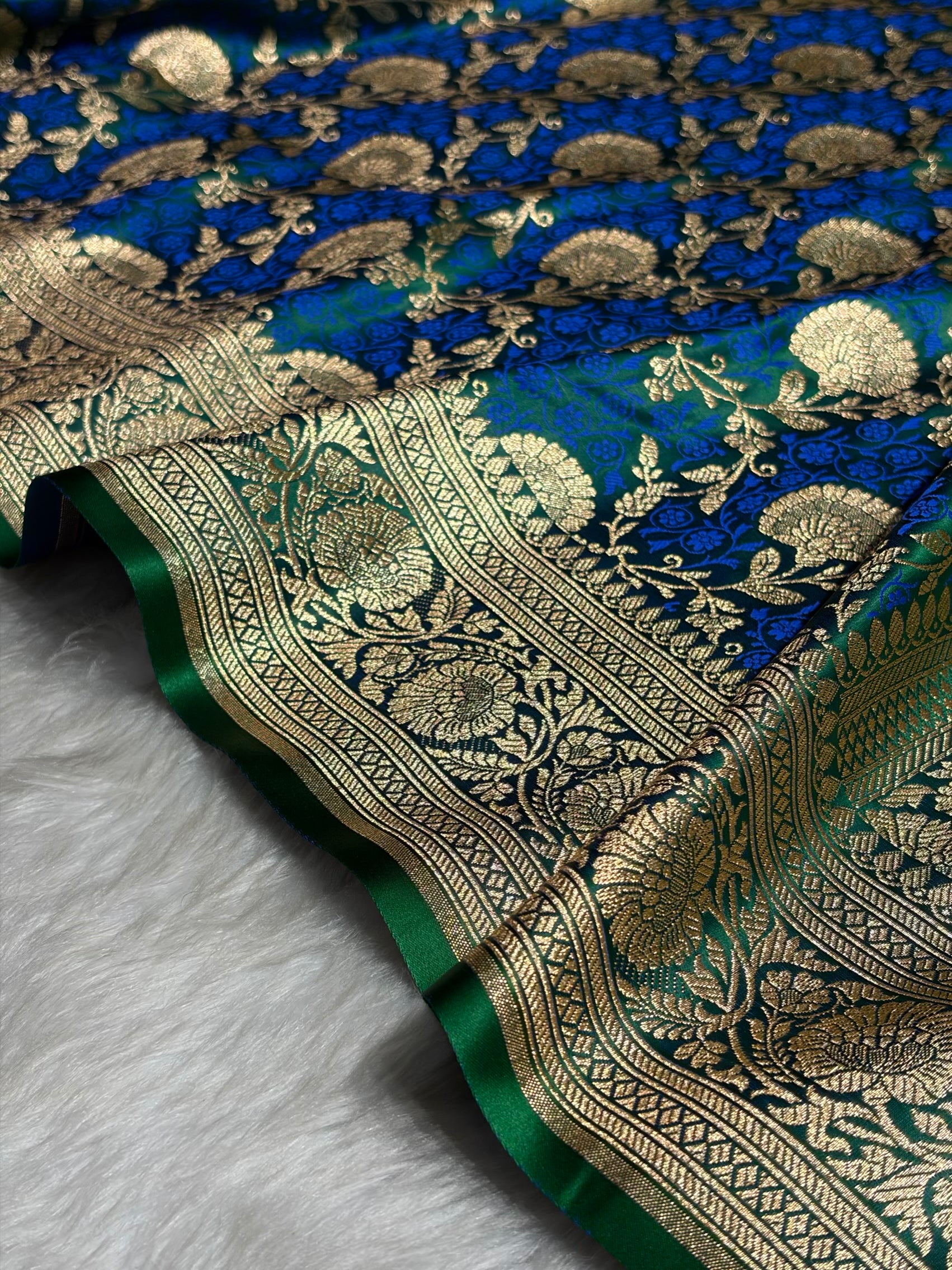 Bottle Green With Royal Blue Tanchoi Satin Katan Silk Saree SKTM-05