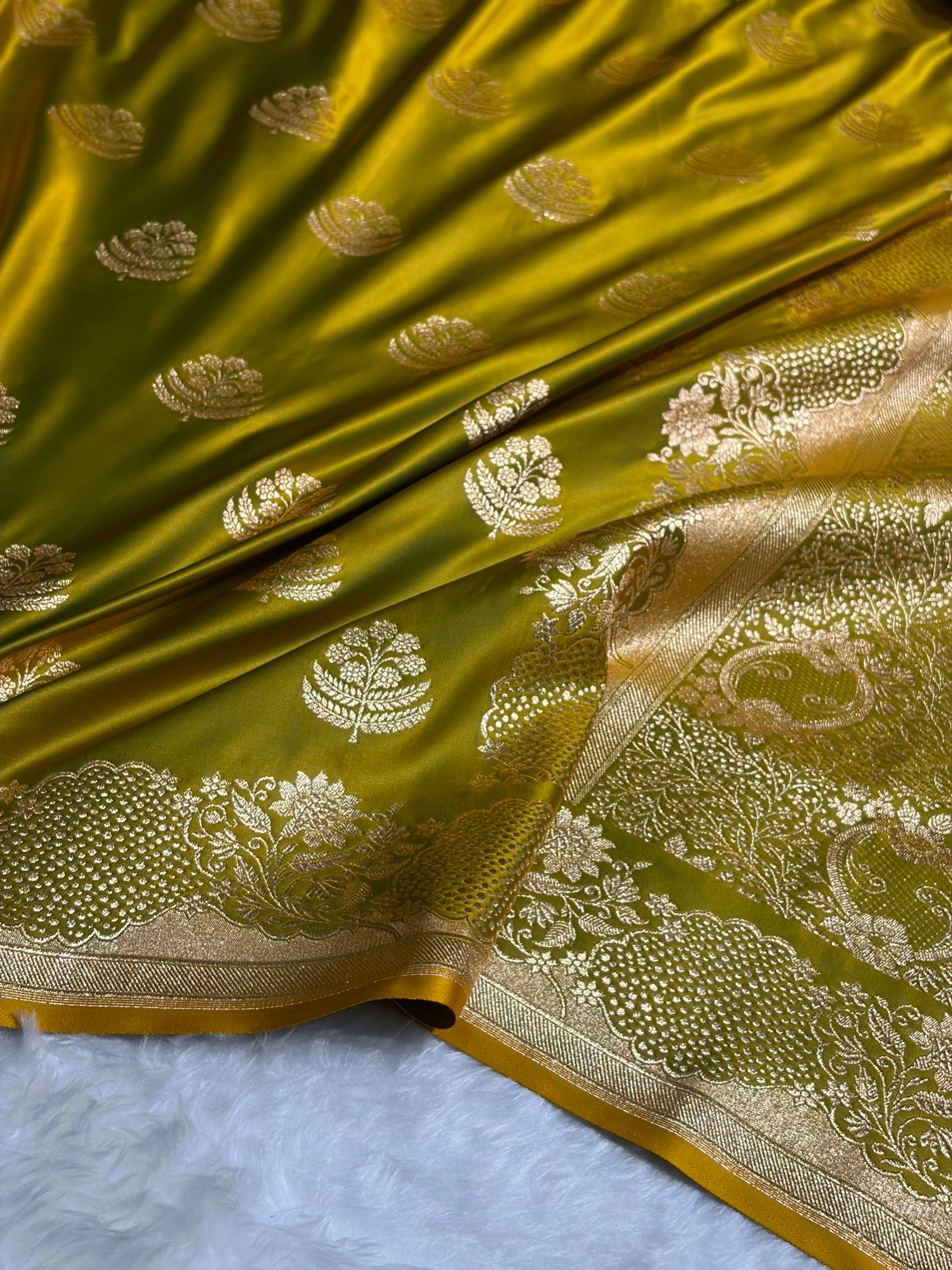 Mehendi Green Unique Boota Pattern Satin Katan Silk Saree SK70