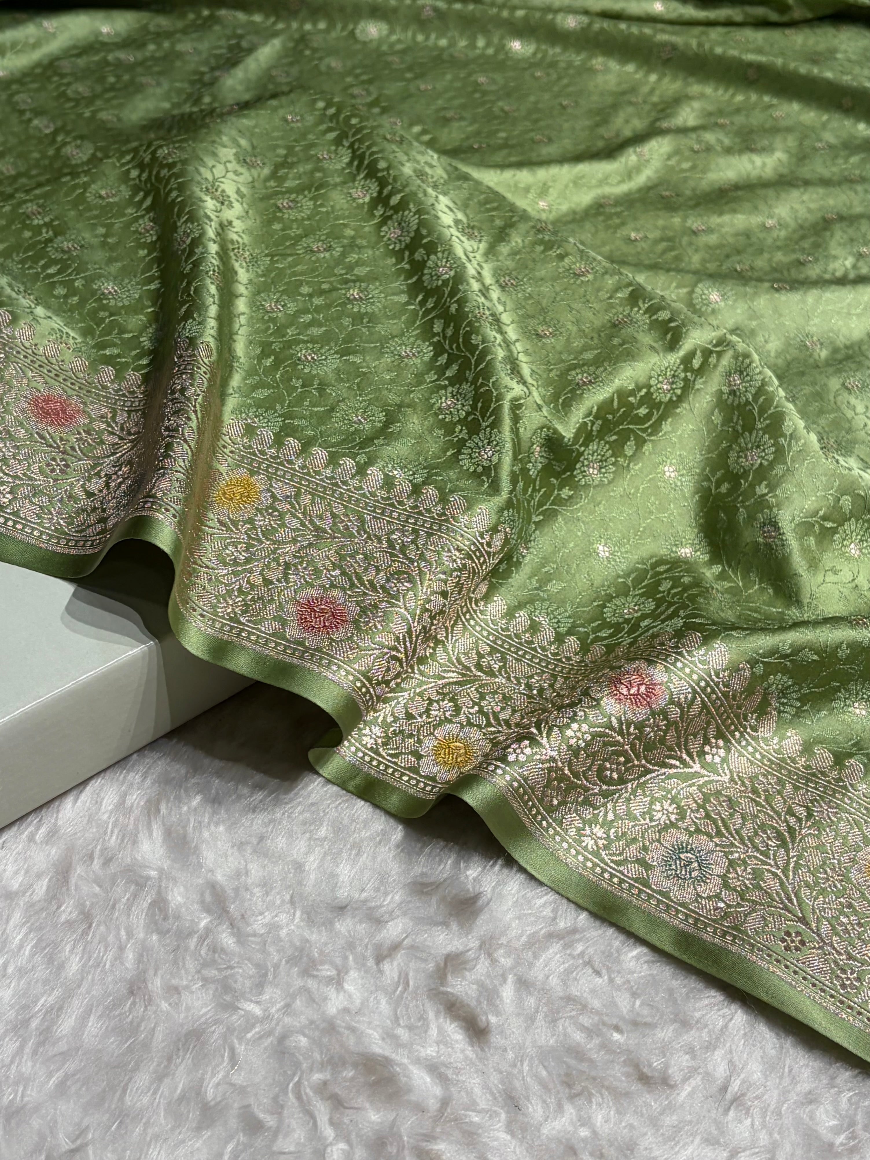 Light Green Shades Booti Minakari Tanchoi Mashru Silk Saree MS49