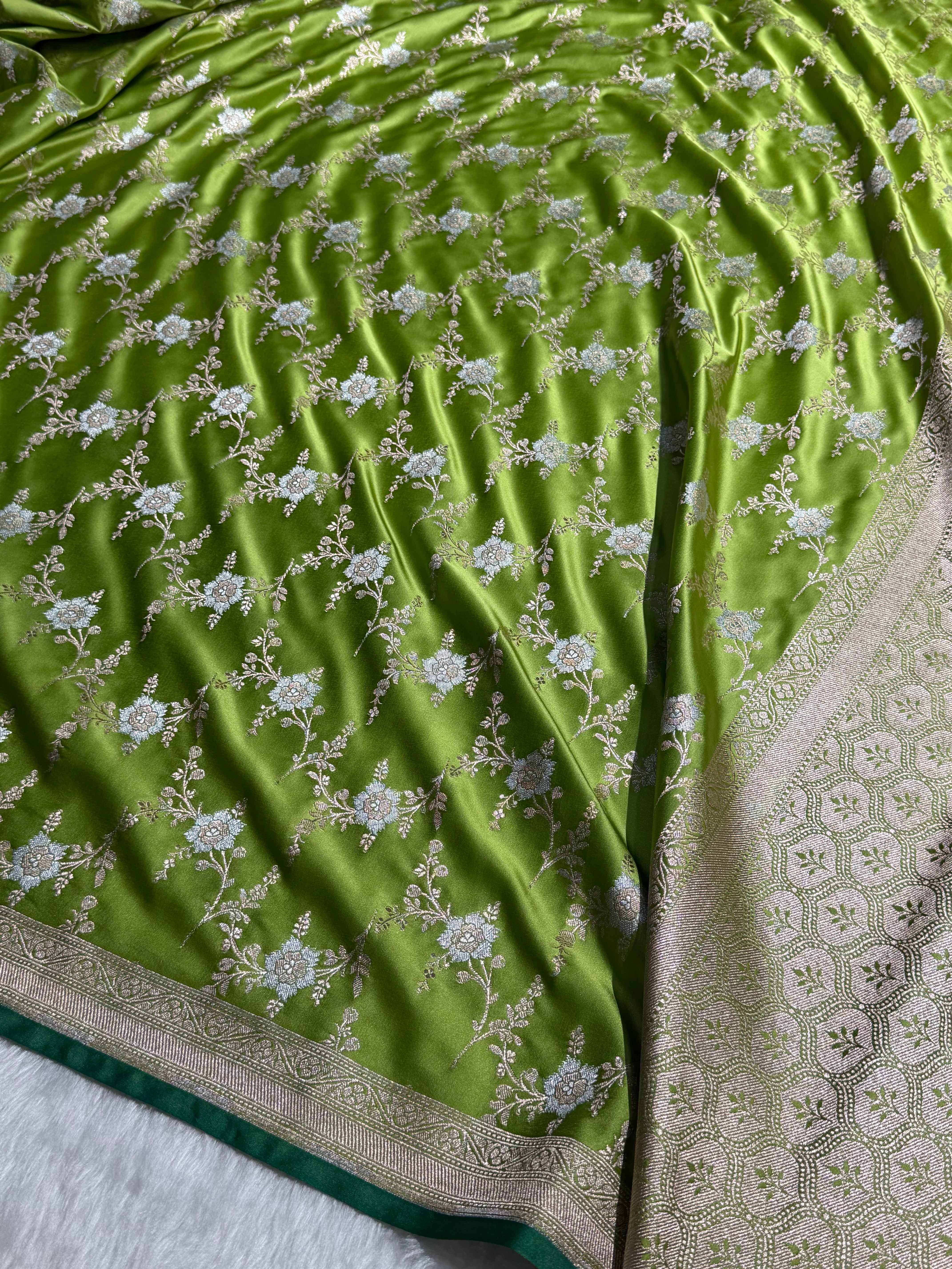 Pista green Jaal With Green Edge Mashru Silk Saree