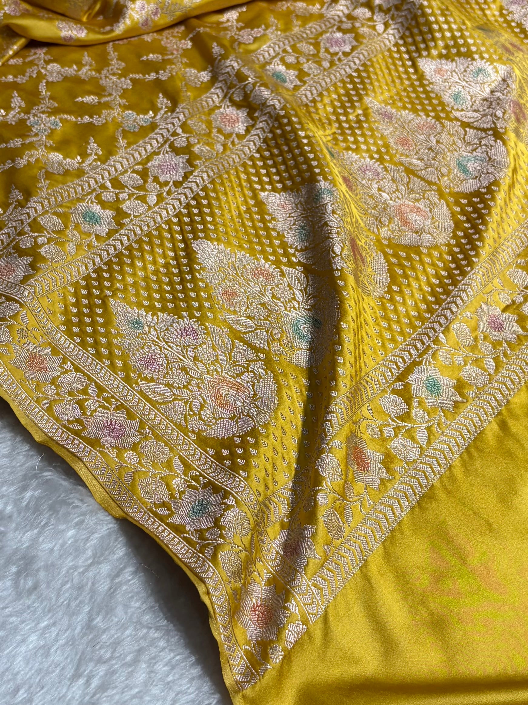 Banarasi Mustard Jaal With Minakari Pattern Mashru Silk Saree MS56