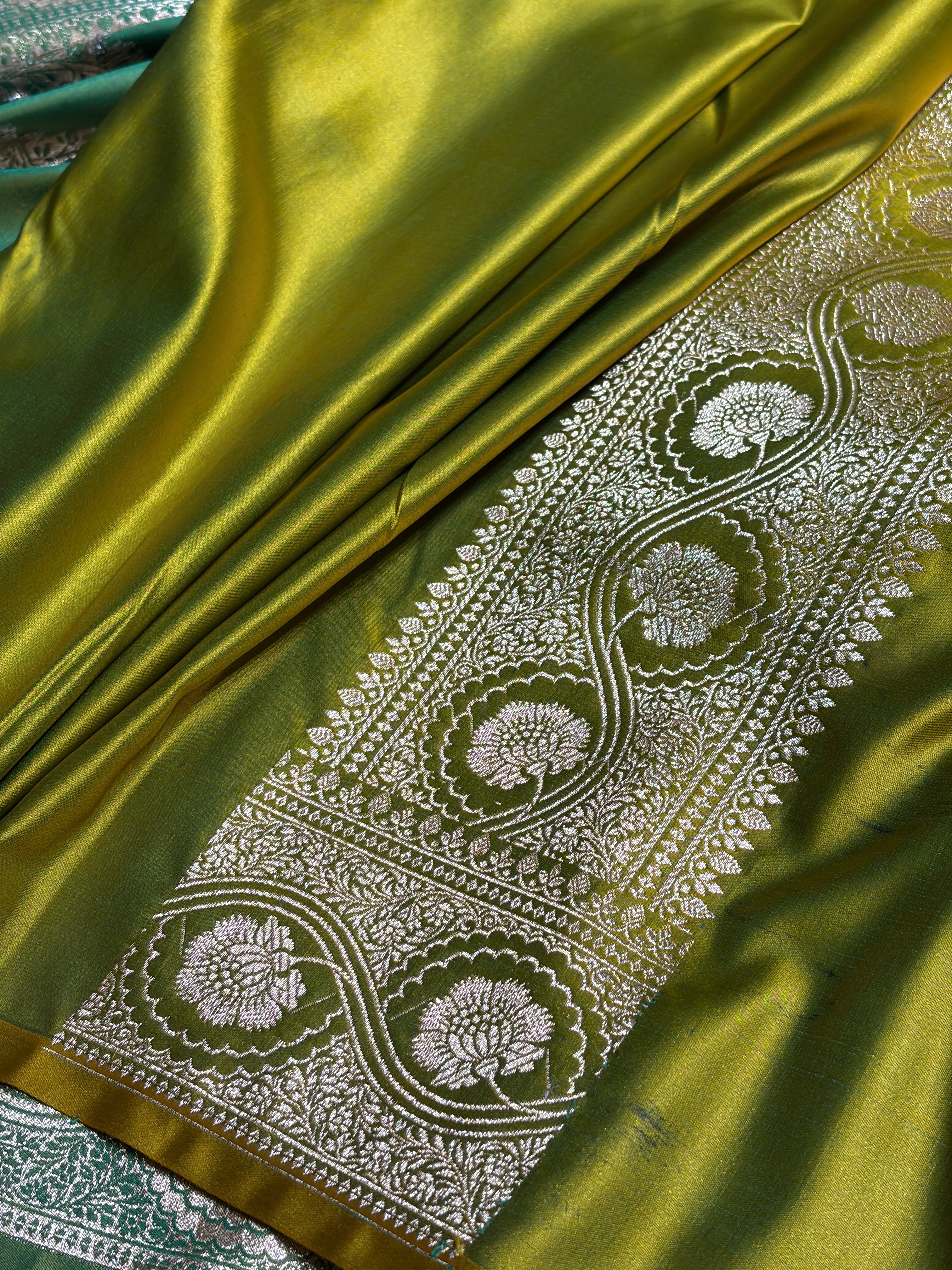 Liril Mehendi Floral Cross Pattern Satin Katan Silk Saree SK74