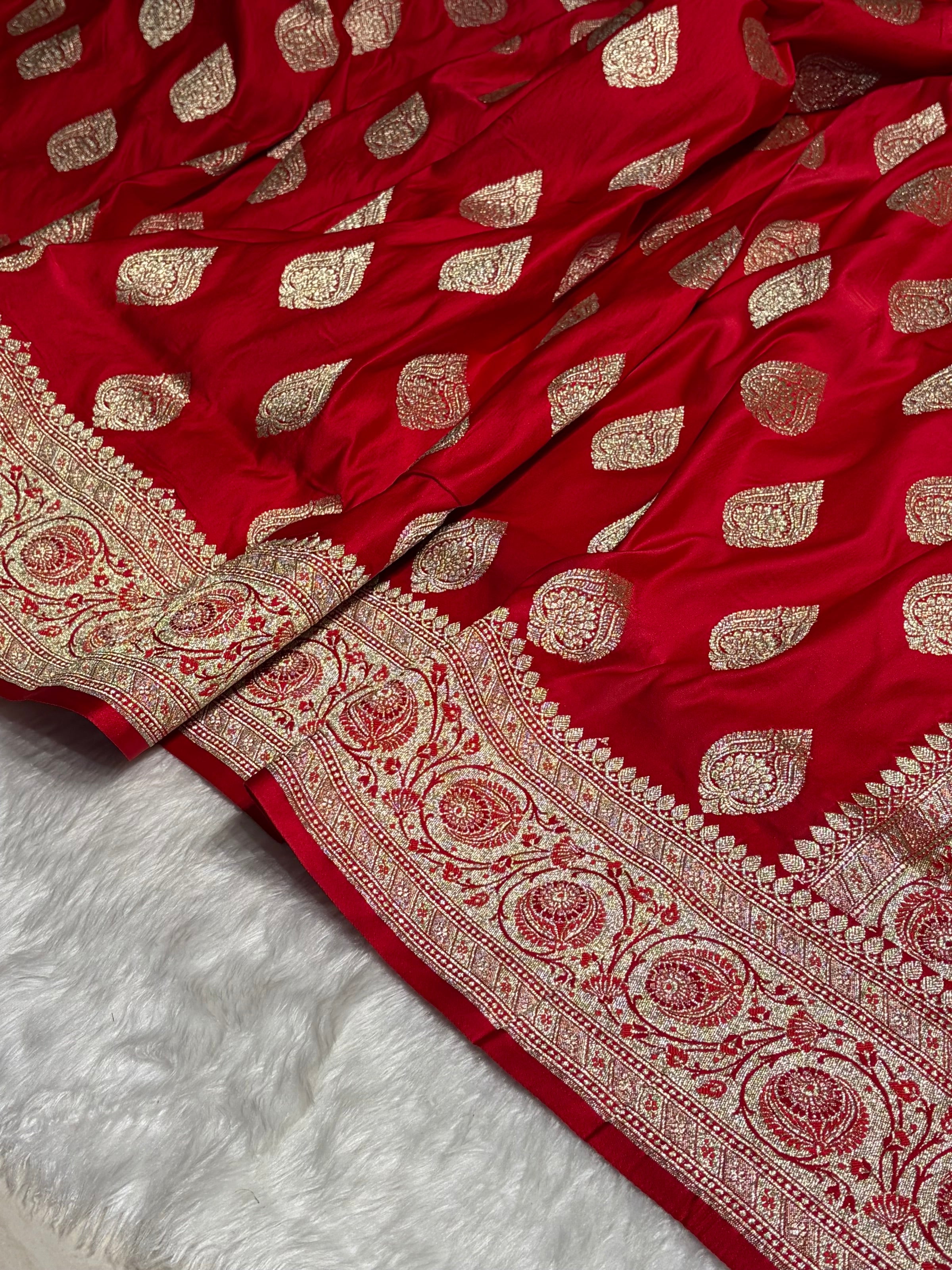 Red Katan Silk Saree In Boota Floral Motif