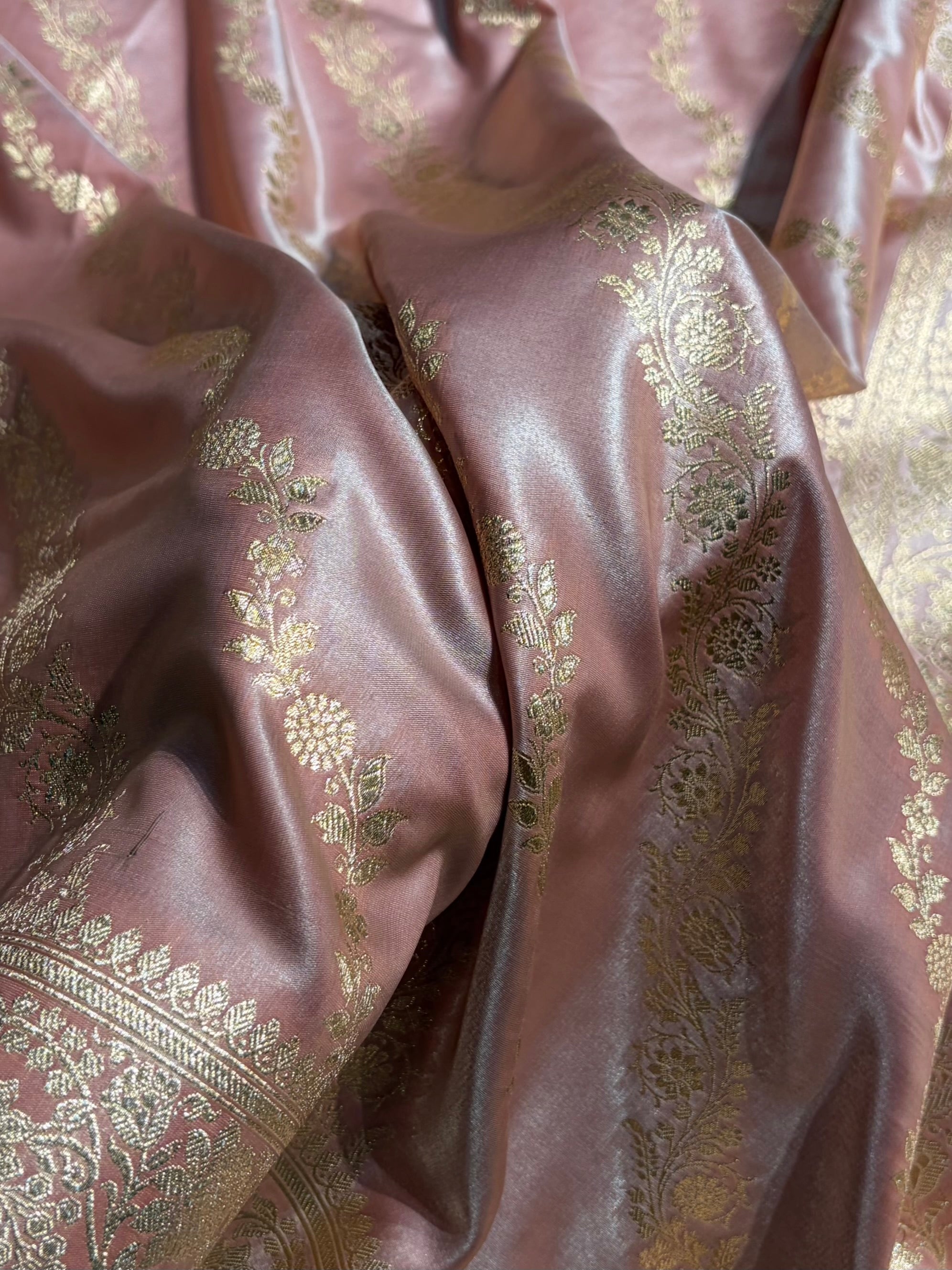 Banarasi Light Weight Satin Silk Mauve Cross Pattern SS10
