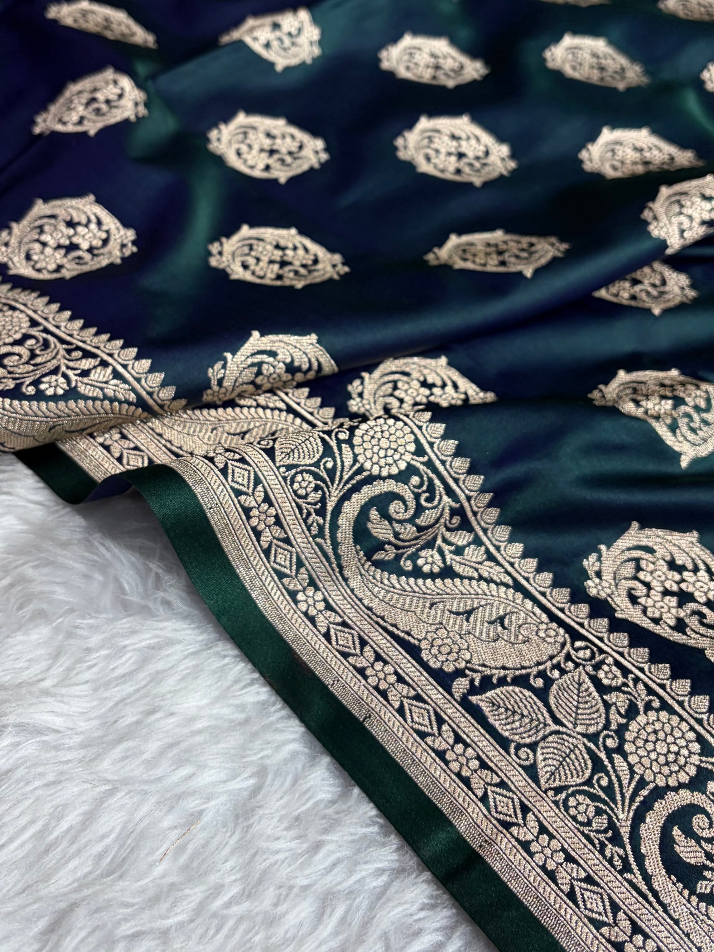 Banarasi Dark Peacock Shades Banarasi Boota Pattern Floral Mashru Silk Saree MSM-104