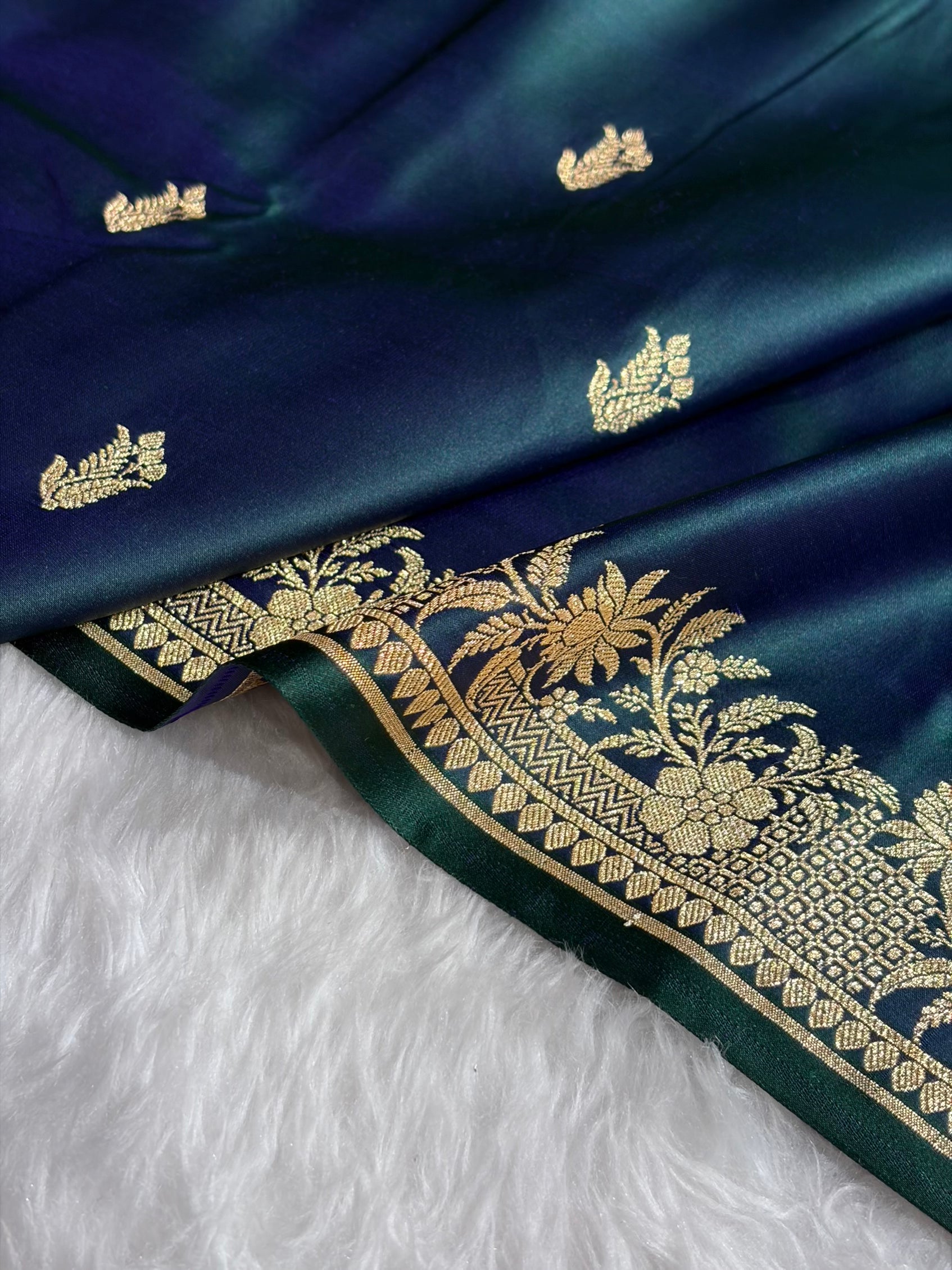 Dark Cross Green Shades Banarasi Boota Pattern Floral Mashru Silk Saree MSM-117