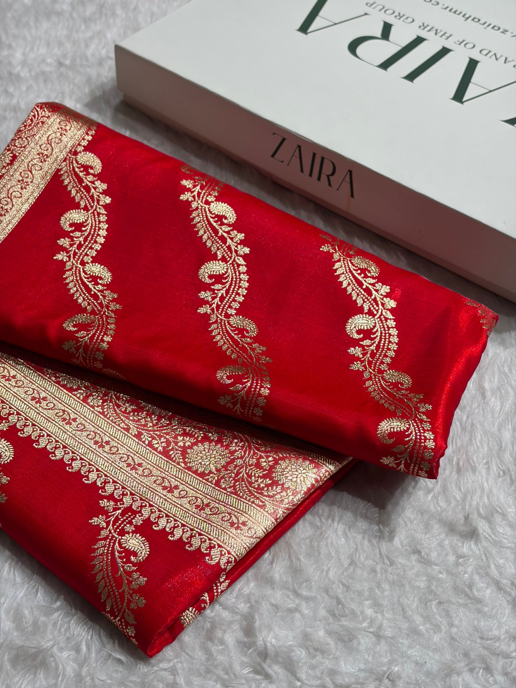 Red Contrast Shades Cross Pattern Banarasi Satin Silk Saree SS39