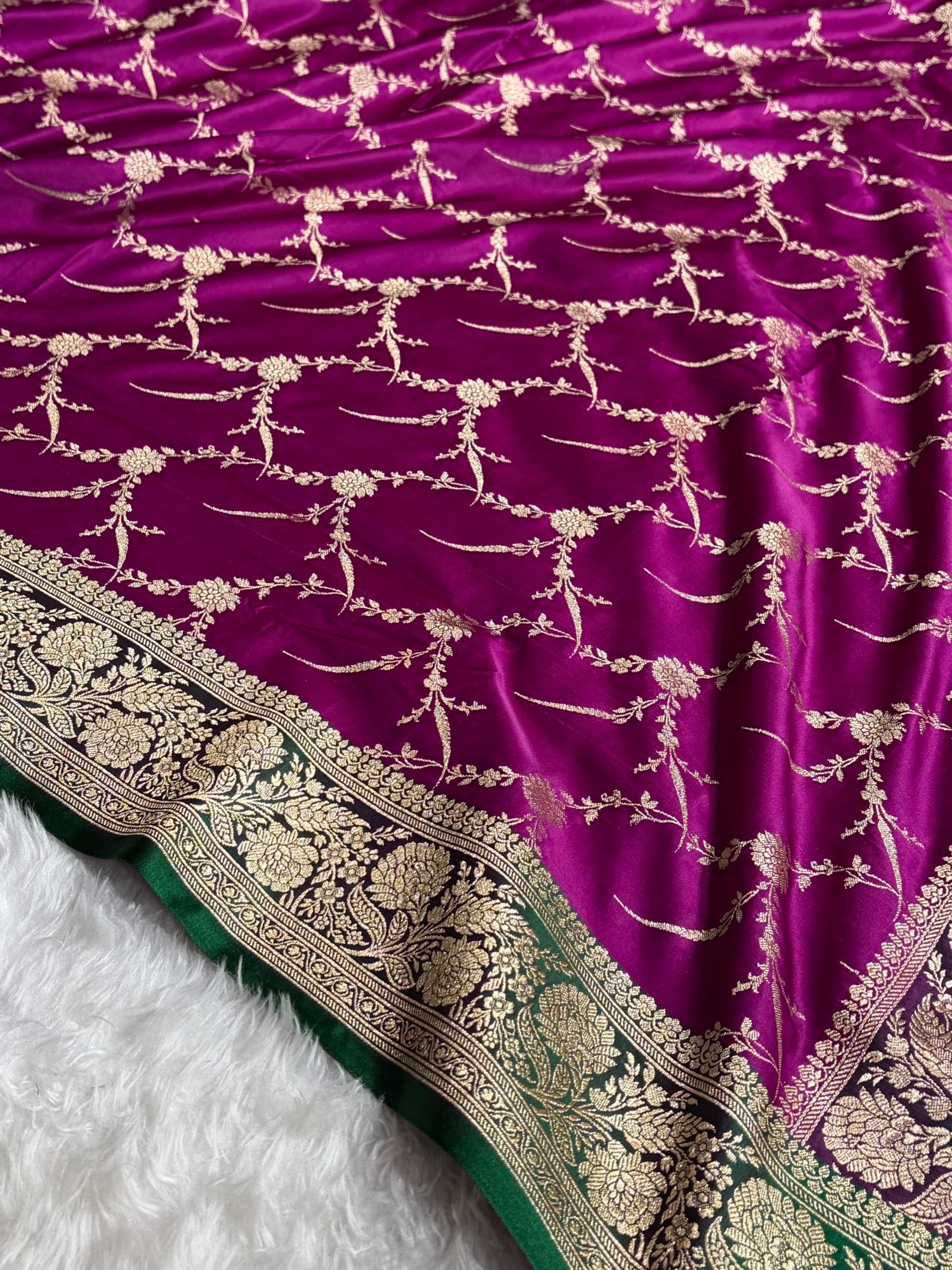 Banarasi Satin Katan Saree With Boota in Contrast Wine With Green Shades SK115