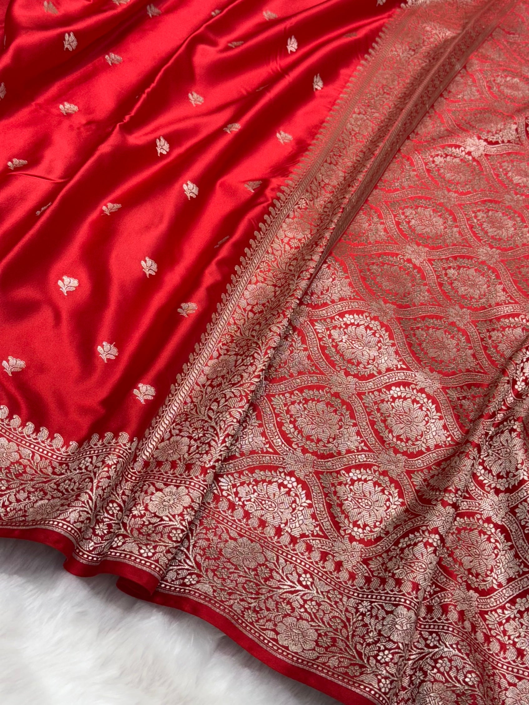 Royal Red Shades floral Booti Mashru Silk Saree