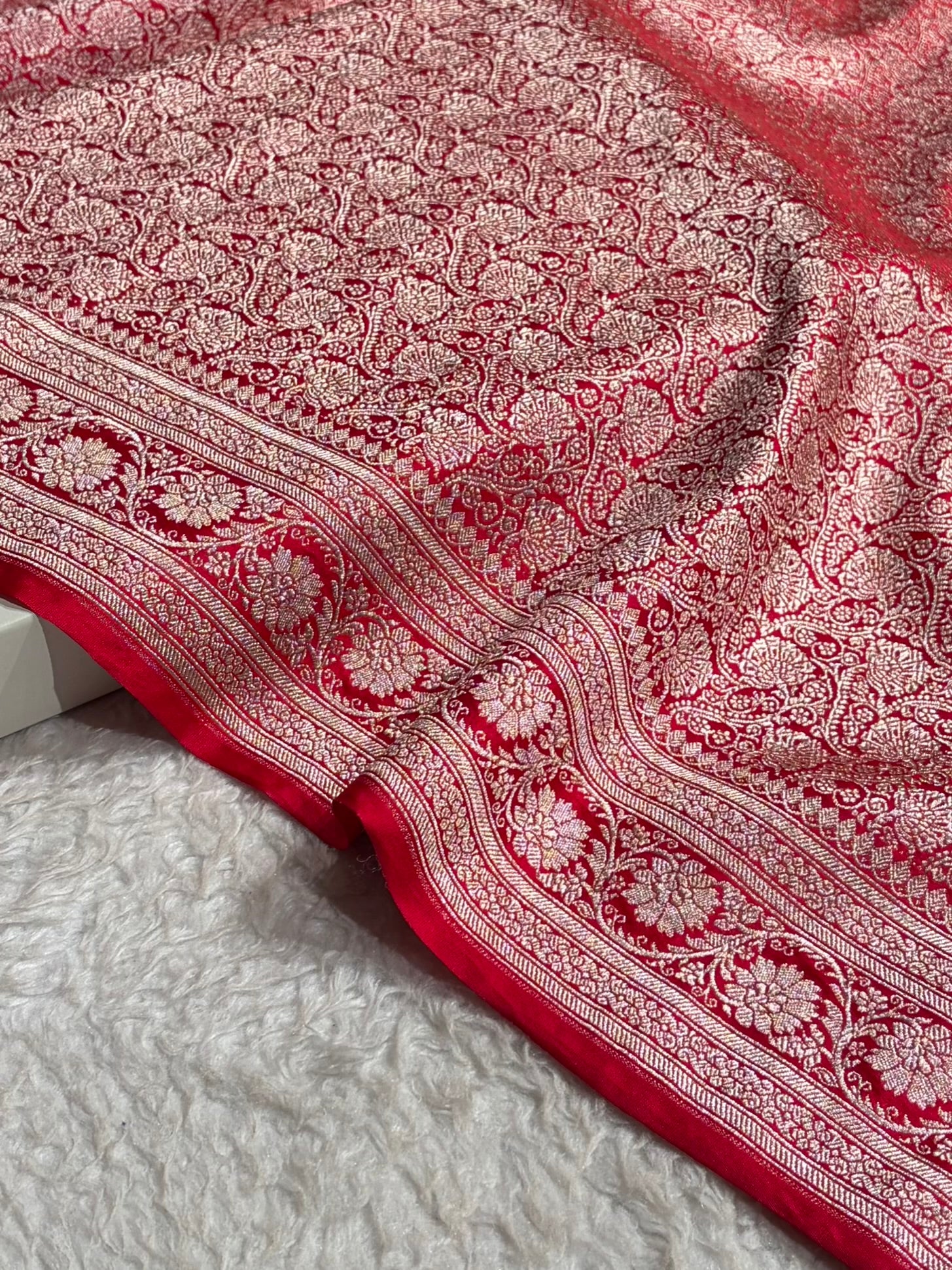 Banarasi Red Shades Brocade Mashru Silk Saree MS84