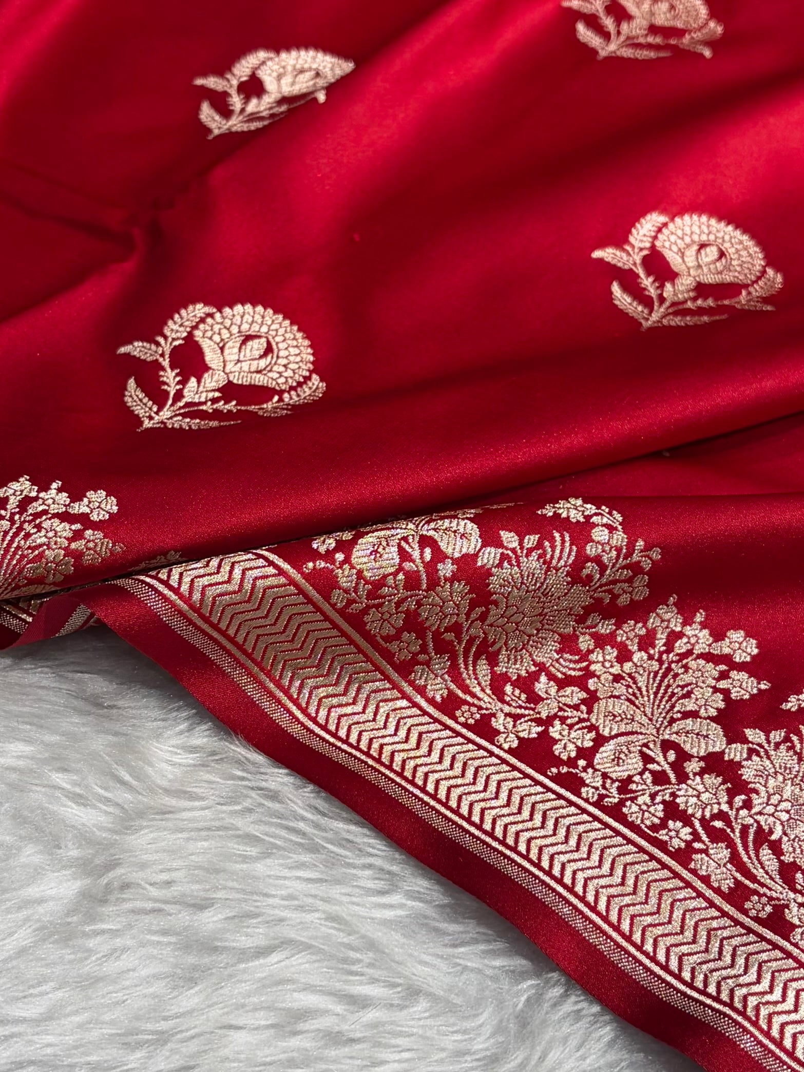 Red Shades Banarasi Boota Pattern Floral Mashru Silk Saree MSM-113