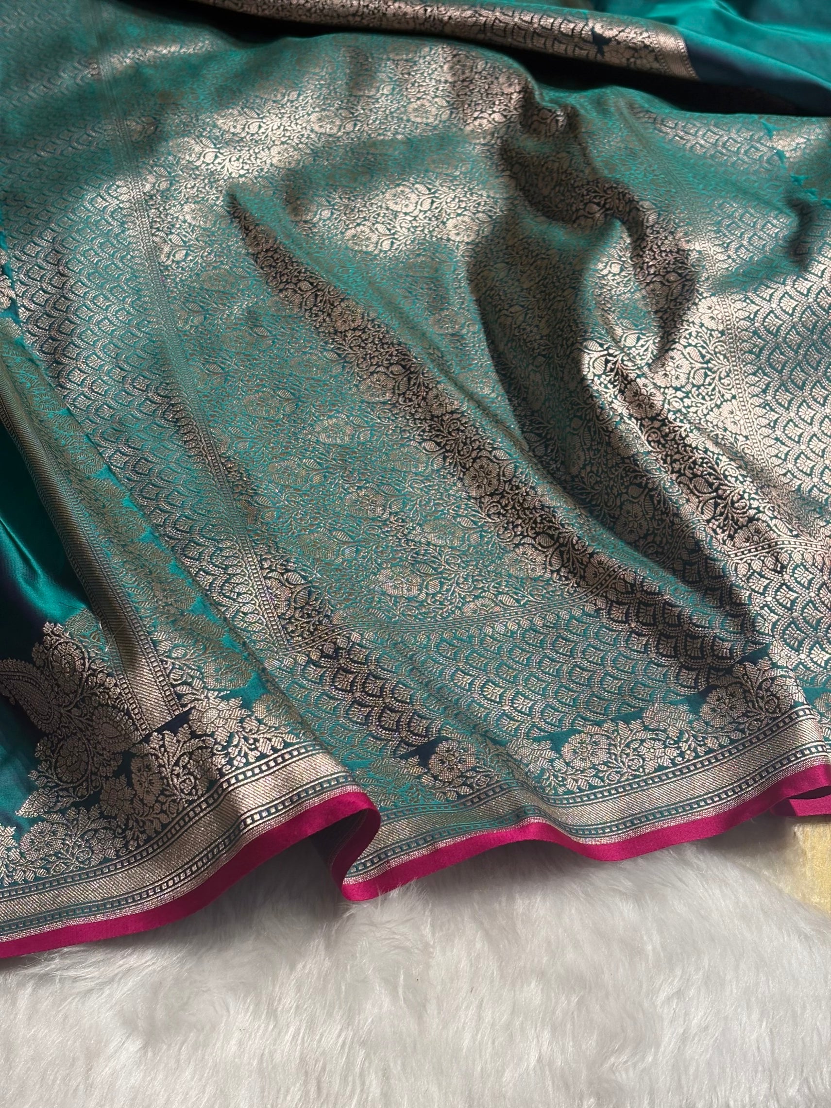 Peacock Shades Floral Boota Mashru Silk Saree