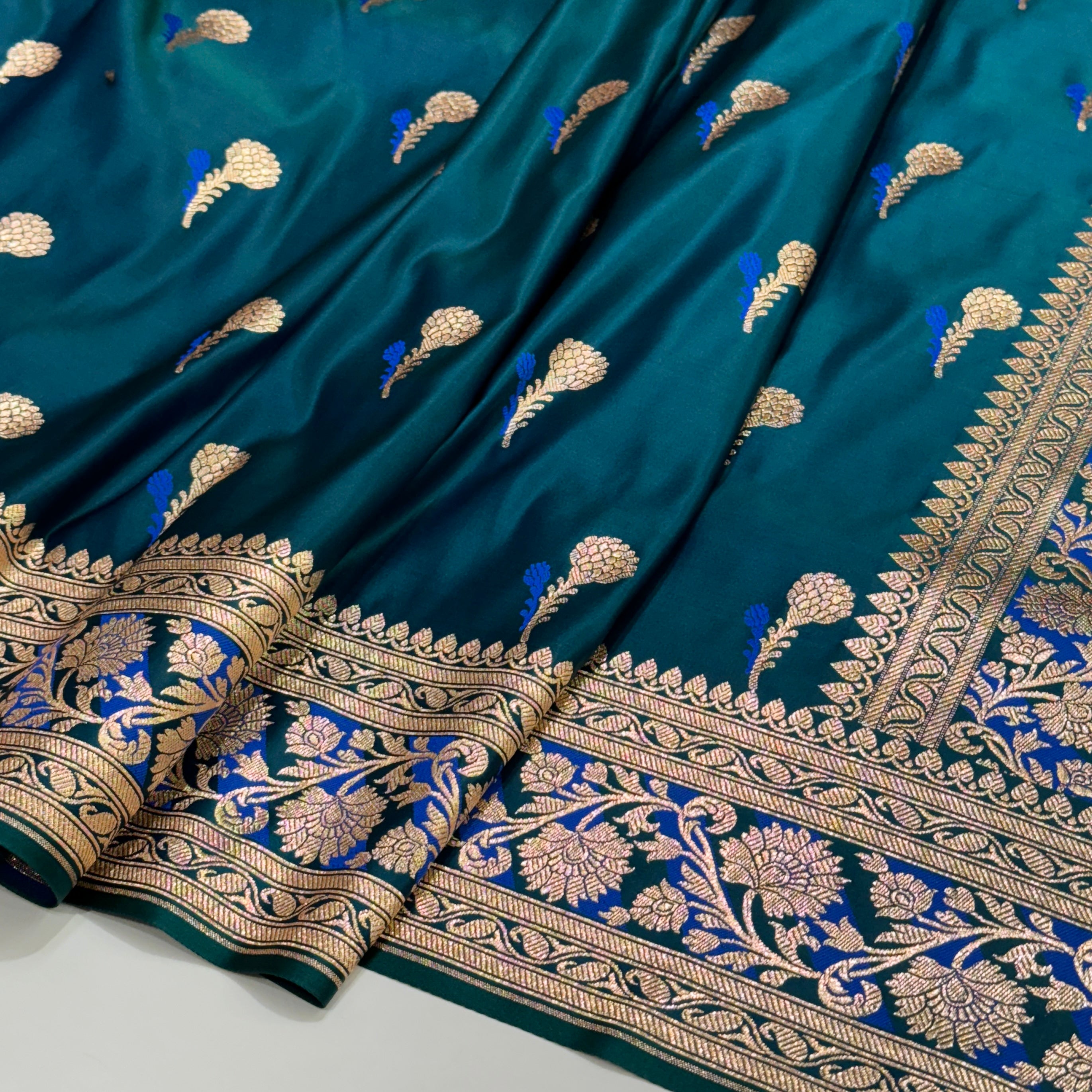 Tanchoi Boota Katan Silk Saree In Peacock Green Shades SK05