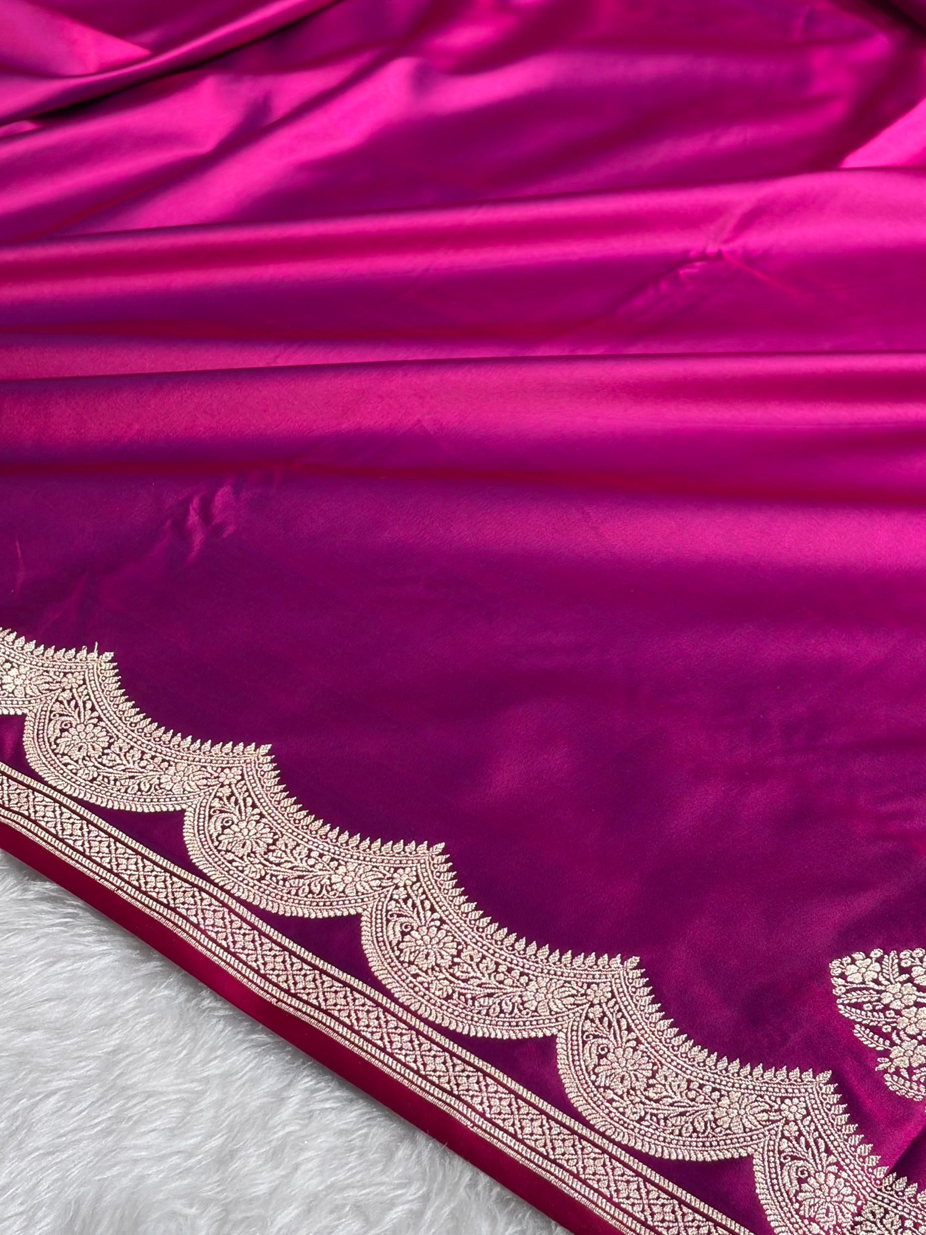 Reddish Magenta Shades Banarasi Boota Pattern Floral Mashru Silk Saree MSM-116