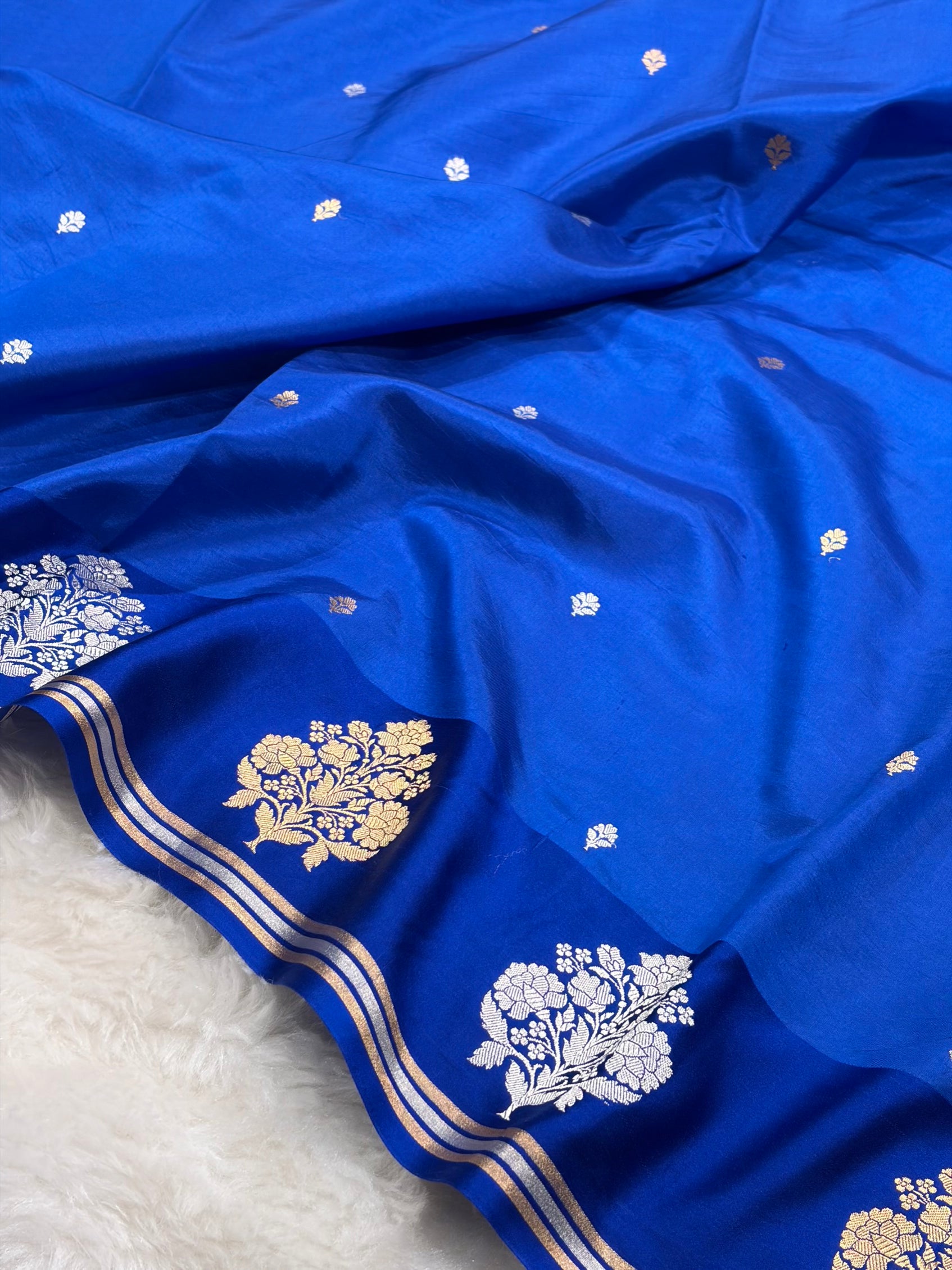 Royal Blue Handwoven Kaduwa Pure Katan Paper Silk RM-01