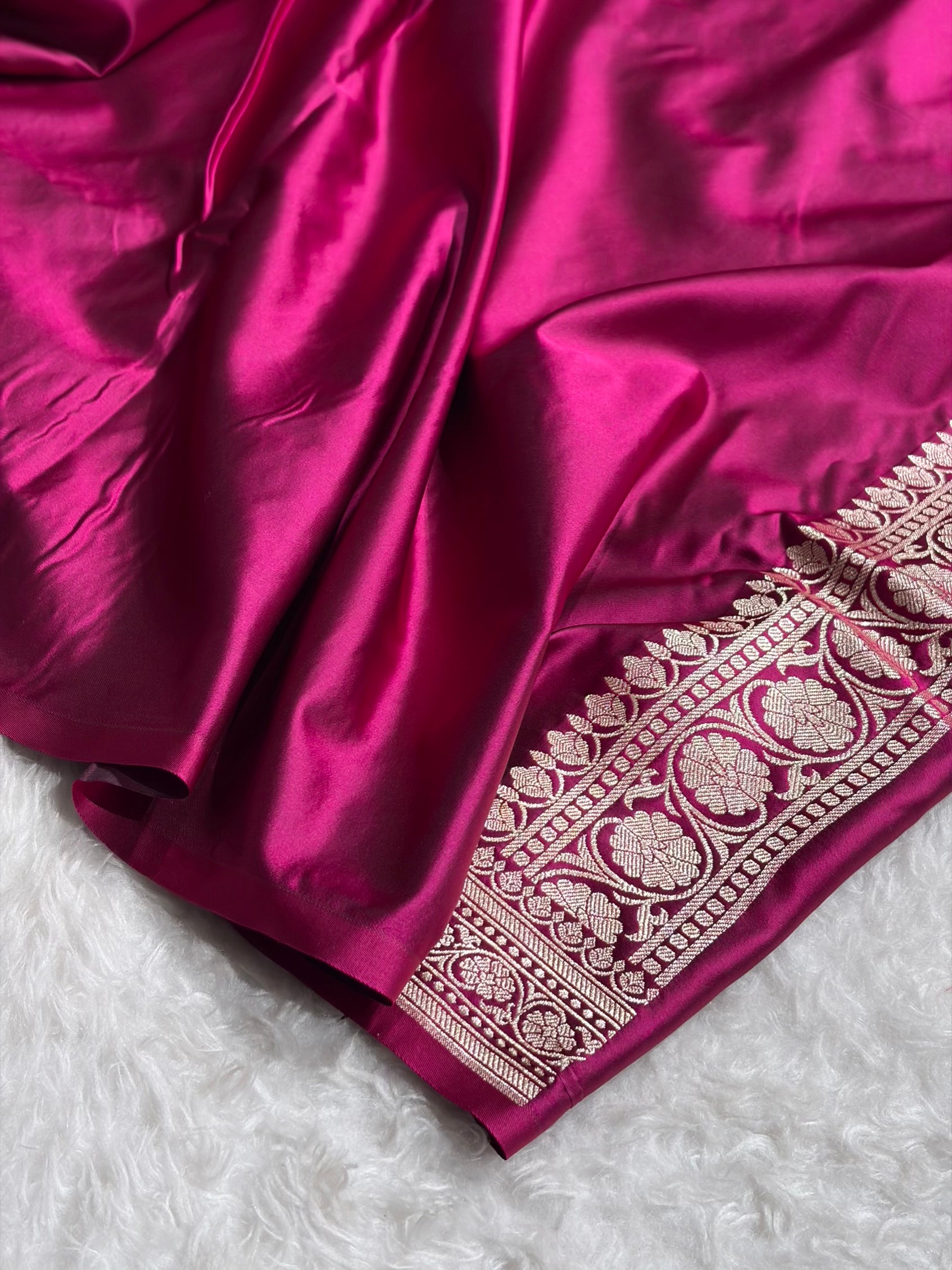 Wine Cross Shades Tanchoi Motif Mashru Silk Saree MST-13