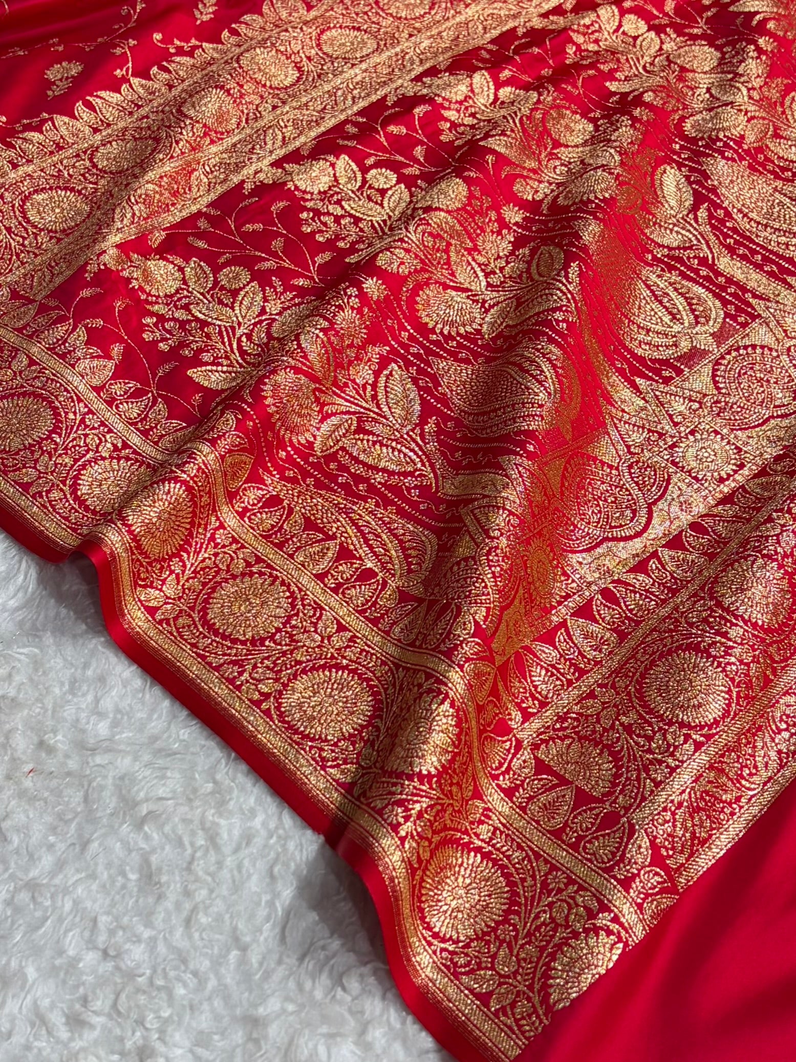 Cross Red Shades Jaal Floral Pattern Satin Katan Silk Saree SK81