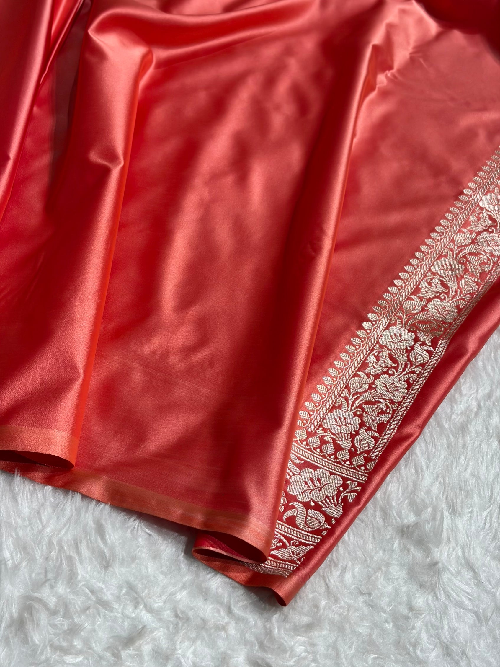 Contrast Garnet / Peach Shades Banarasi Booti Pattern Mashru Silk Saree MSM-138
