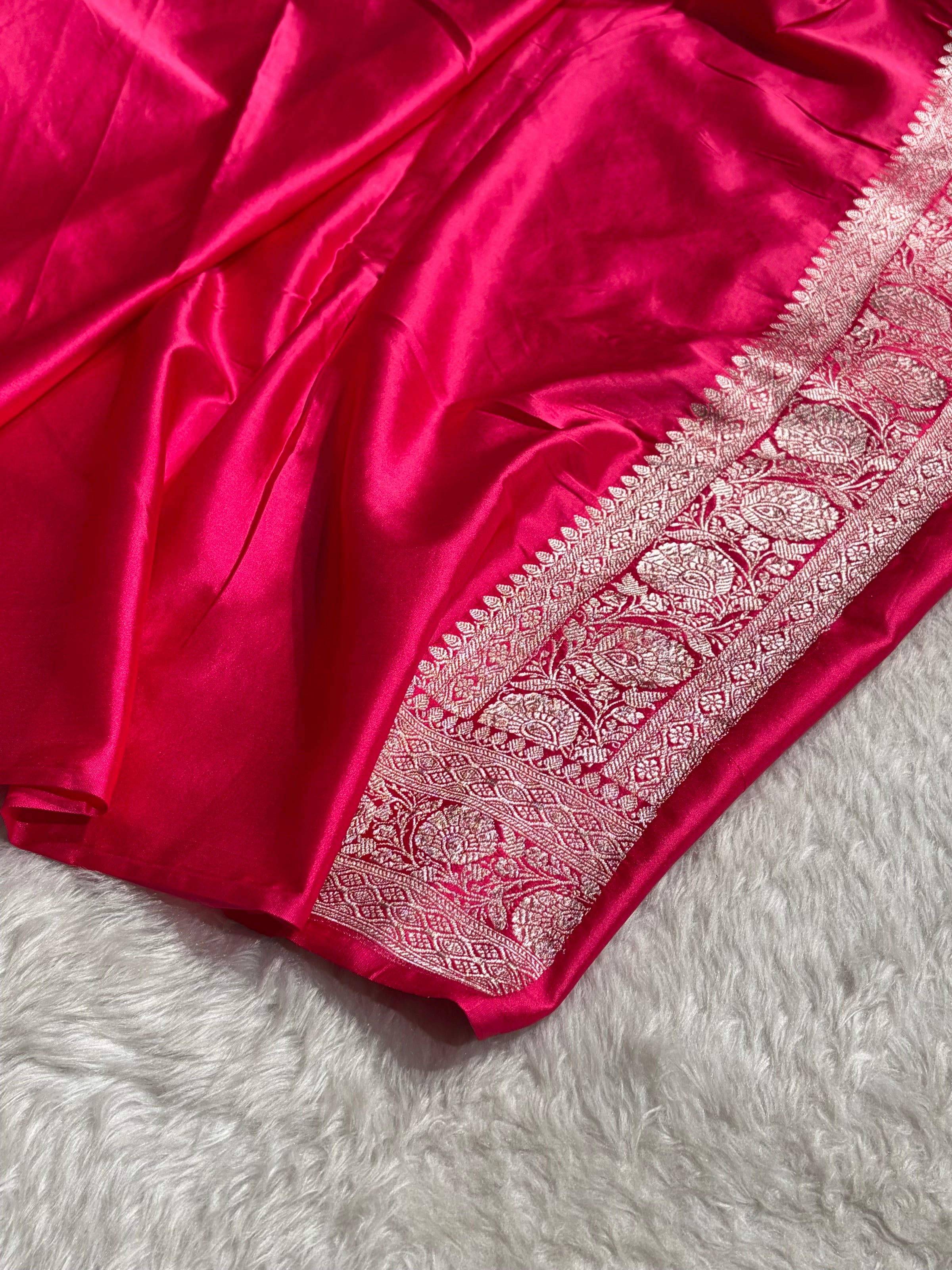 Banarasi Pattern Minakari Jaal Rani Shade Mashru Silk Saree MCS23