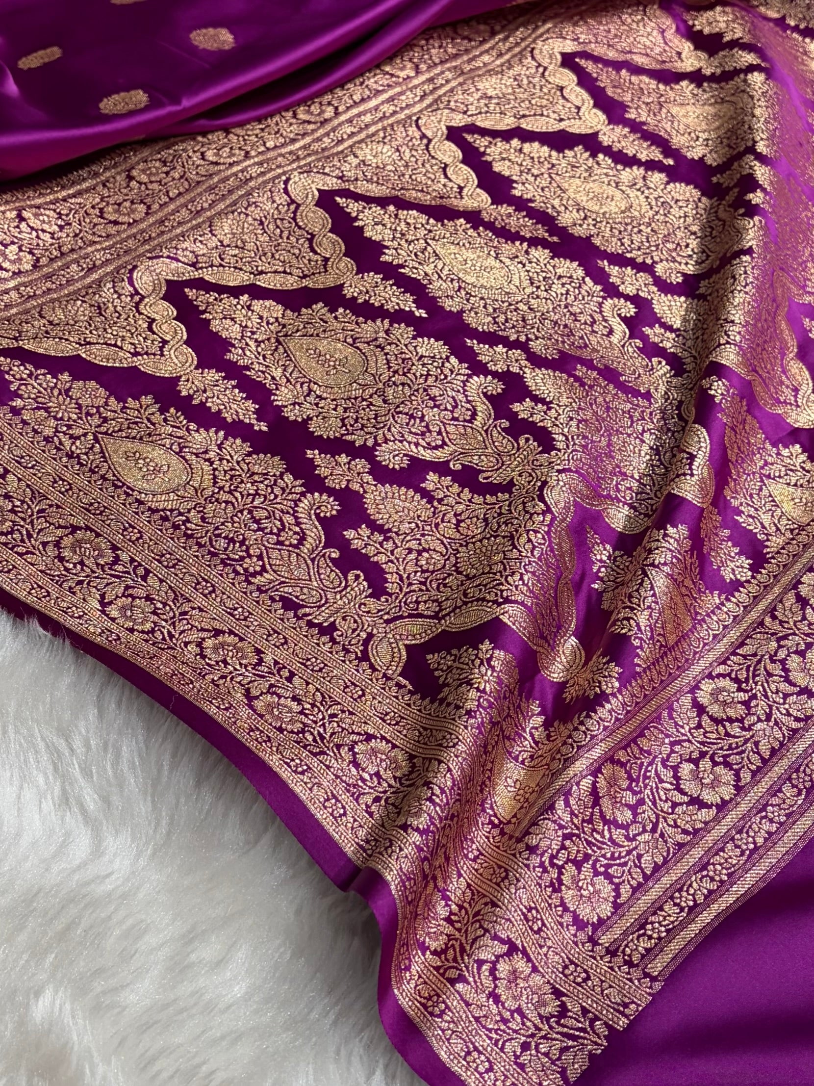 Dark Magenta Treditional Banarasi Booti Pattern Satin Katan Silk Saree SK65