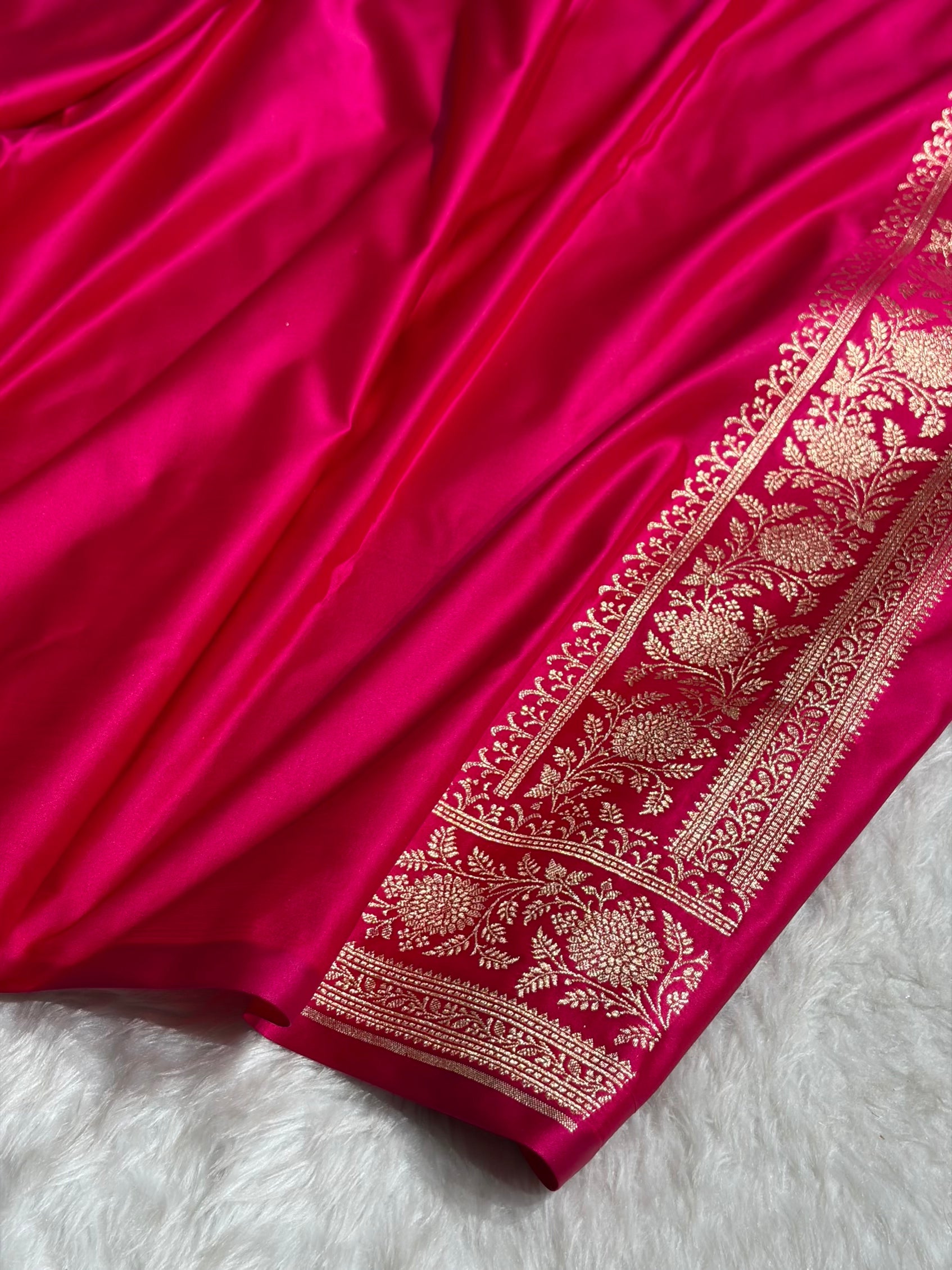 Banarasi Satin Katan Saree Floral Booti Pattern in Contrast Dark Rama / Rani Shades SK149