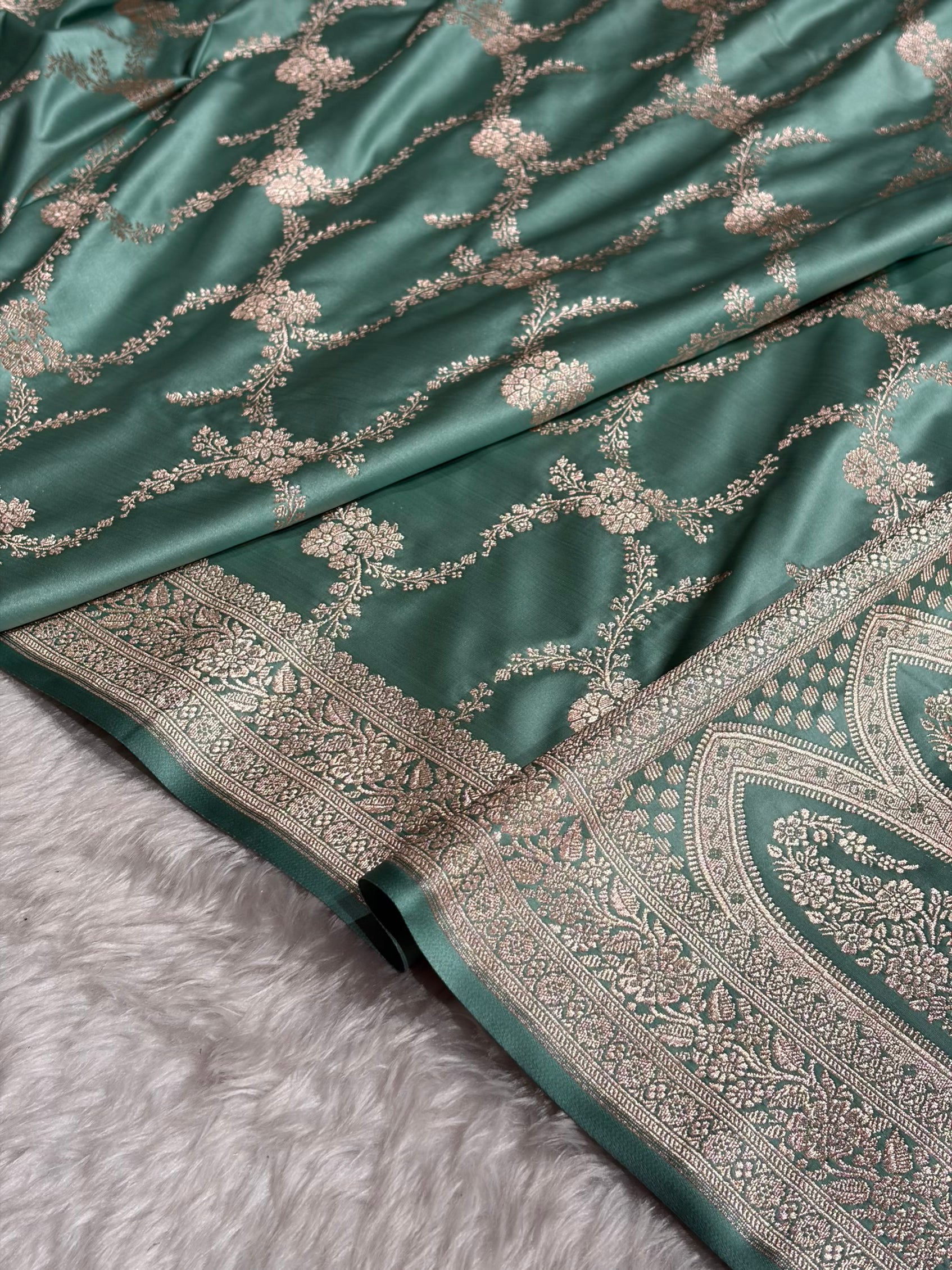 Sea Green Shades Banarasi With Floral Border Mashru Silk Saree MSM-127