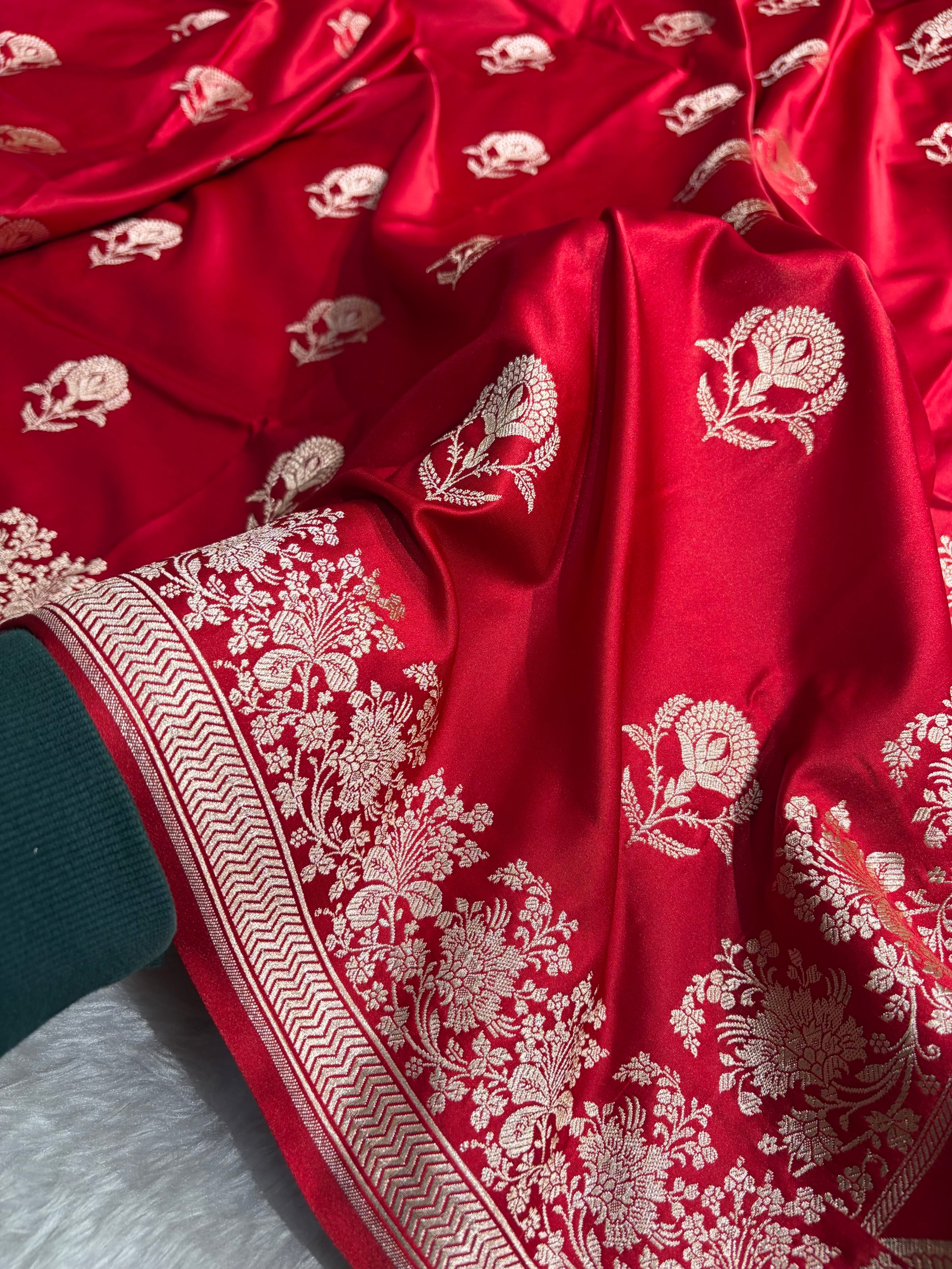 Red Shades Banarasi Boota Pattern Floral Mashru Silk Saree MSM-113