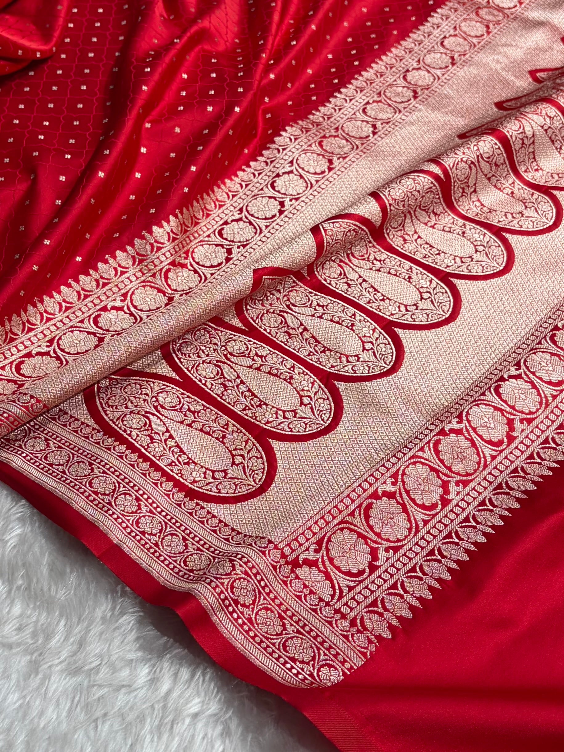 Dark Red Shades Tanchoi Motif Mashru Silk Saree MST-13